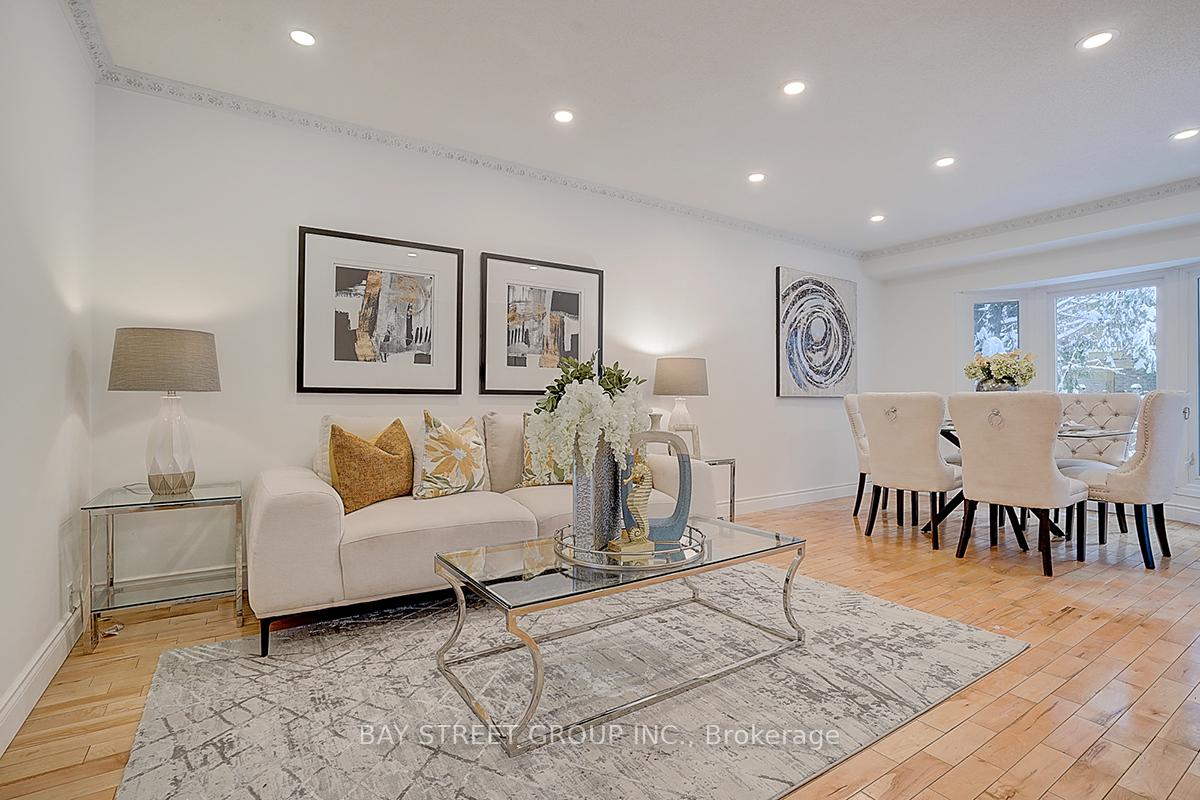 Photo 2 of 193 Cottonwood Court, Markham, Bayview Fairway-Bayview Country Club Estates — HOMEH