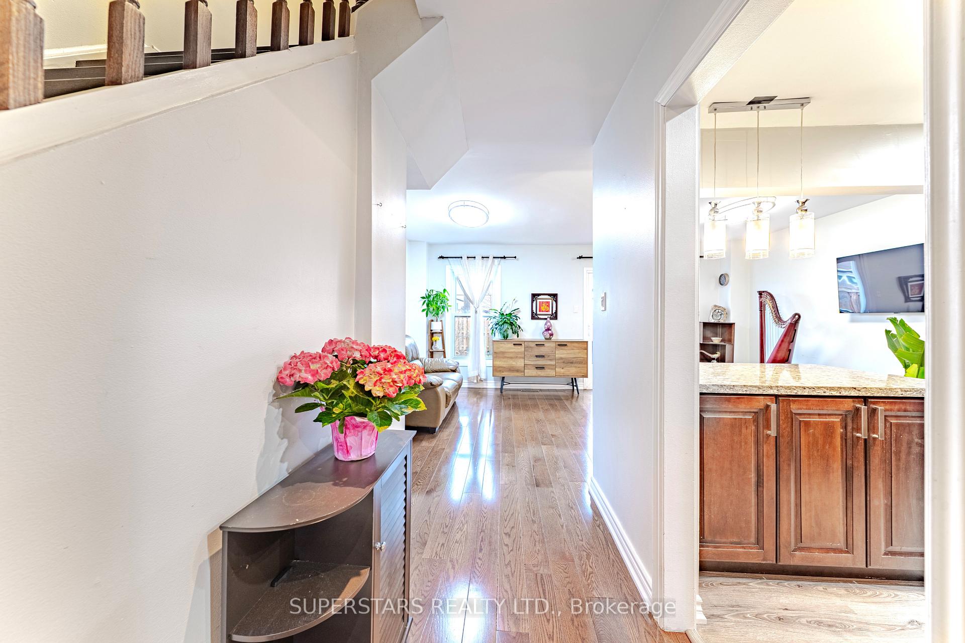 Photo 11 of 15 Harness Circle, Markham, Milliken Mills East — HOMEH