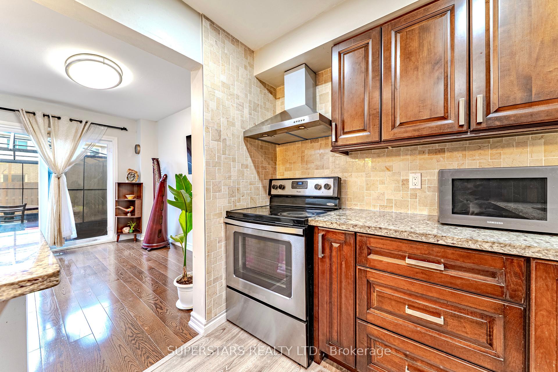 Photo 12 of 15 Harness Circle, Markham, Milliken Mills East — HOMEH