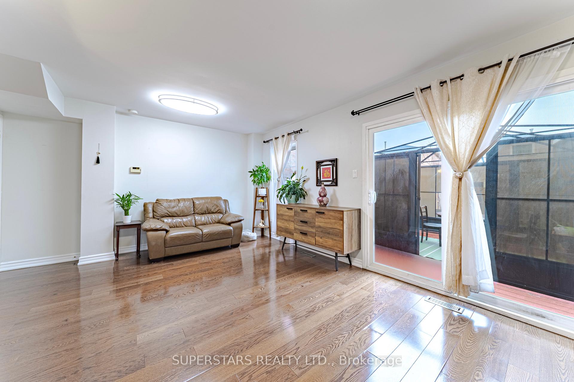 Photo 16 of 15 Harness Circle, Markham, Milliken Mills East — HOMEH