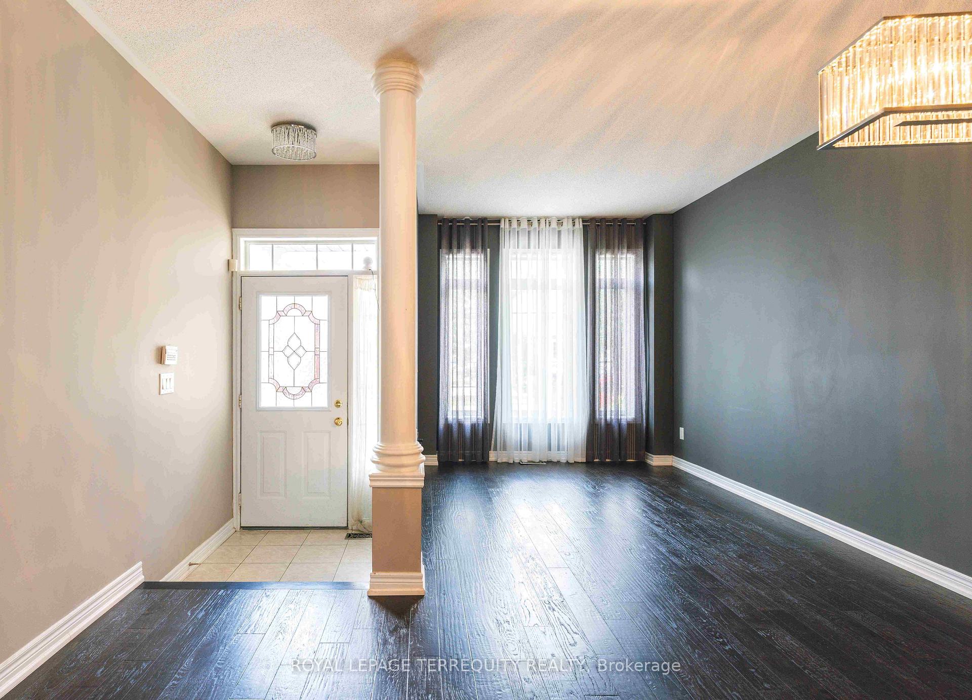 Photo 3 of 15 Hermitage Boulevard, Markham, Wismer — HOMEH