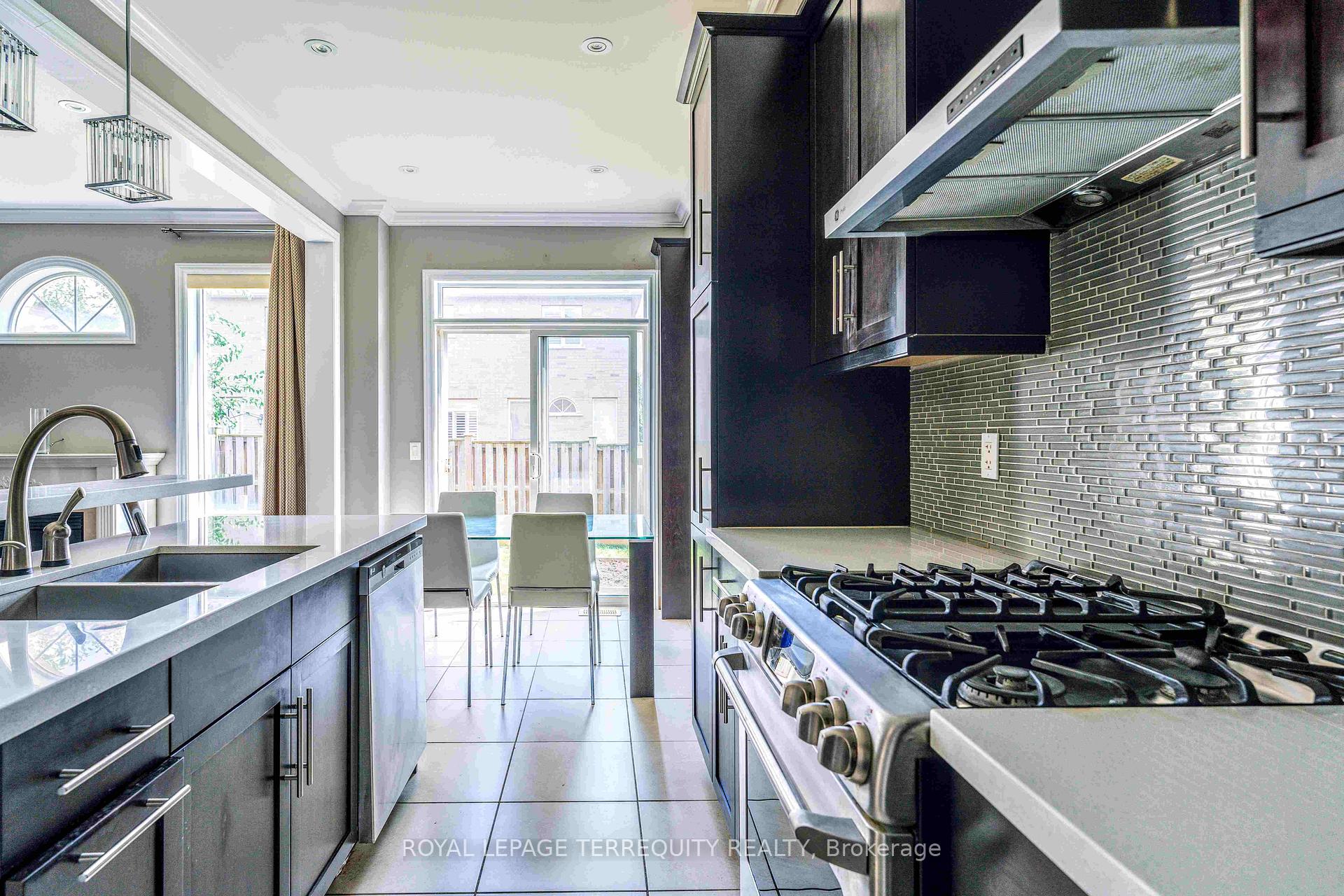 Photo 6 of 15 Hermitage Boulevard, Markham, Wismer — HOMEH