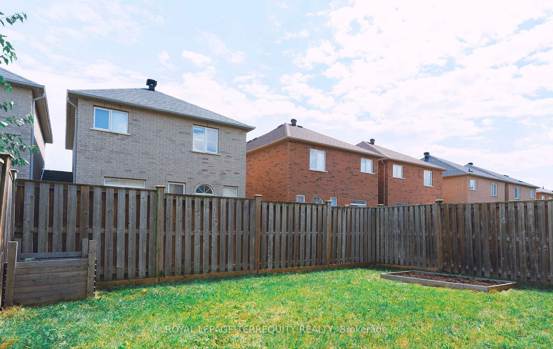 Photo 26 of 15 Hermitage Boulevard, Markham, Wismer — HOMEH