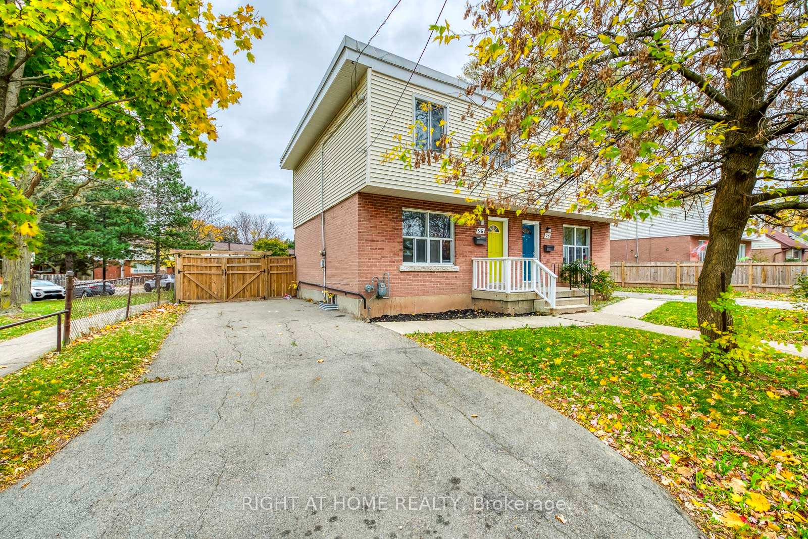 Photo 1 of 98 Armstrong Avenue, Hamilton, McQuesten — HOMEH