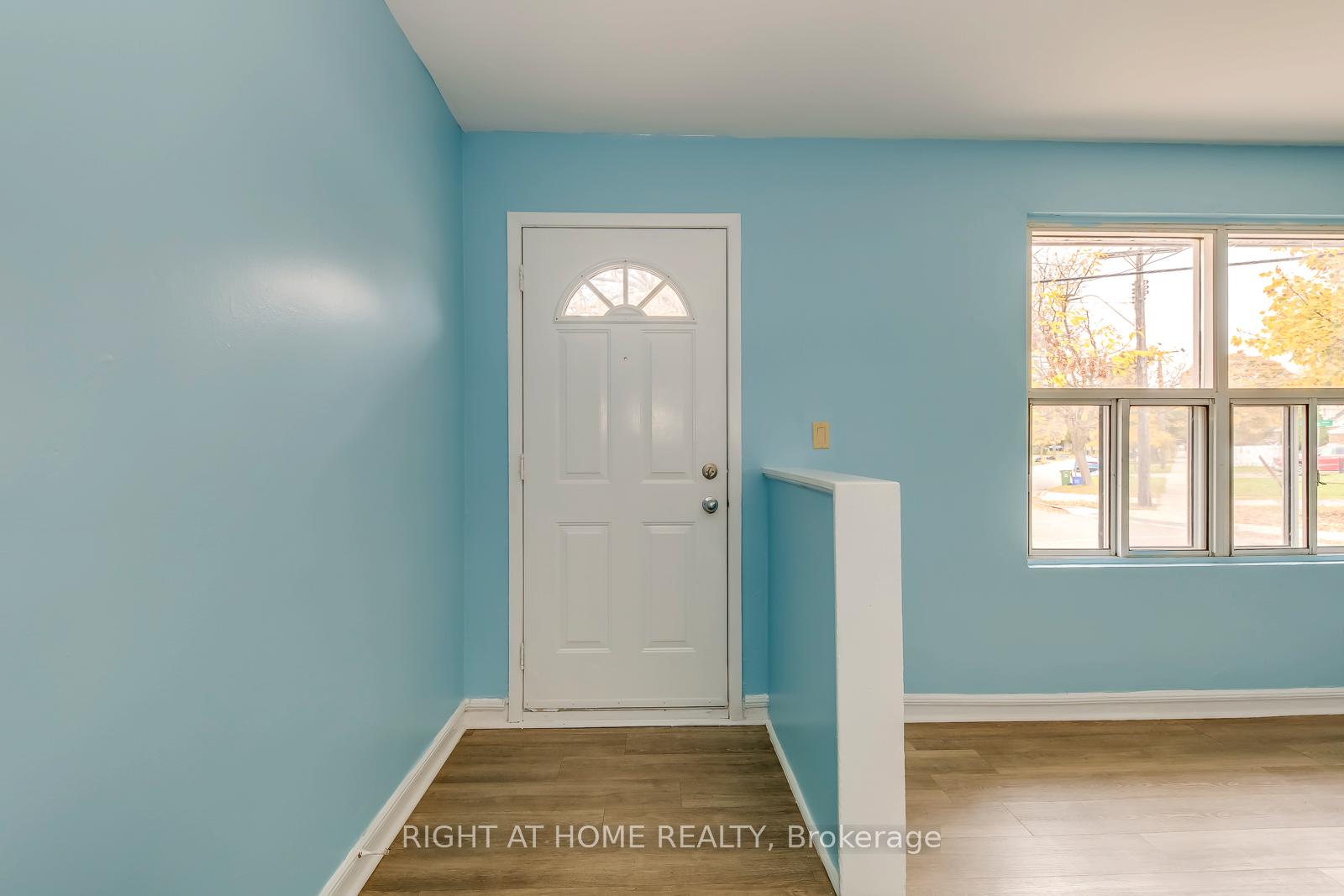 Photo 3 of 98 Armstrong Avenue, Hamilton, McQuesten — HOMEH