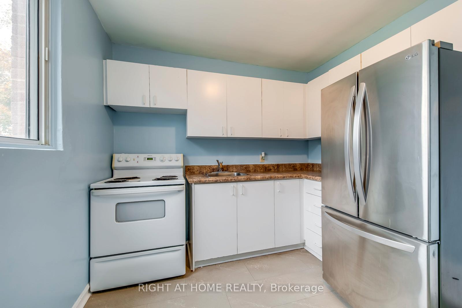 Photo 7 of 98 Armstrong Avenue, Hamilton, McQuesten — HOMEH