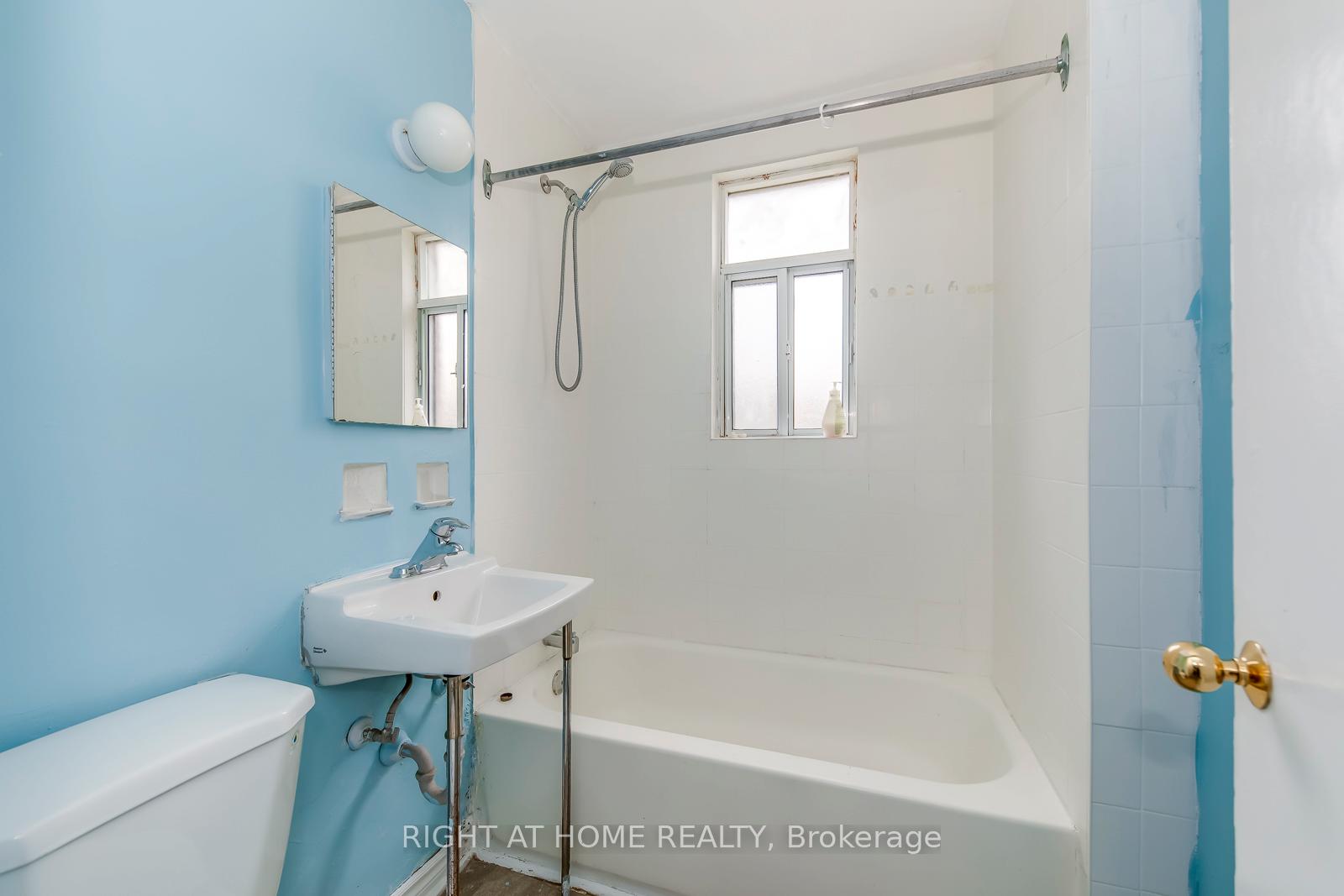 Photo 10 of 98 Armstrong Avenue, Hamilton, McQuesten — HOMEH