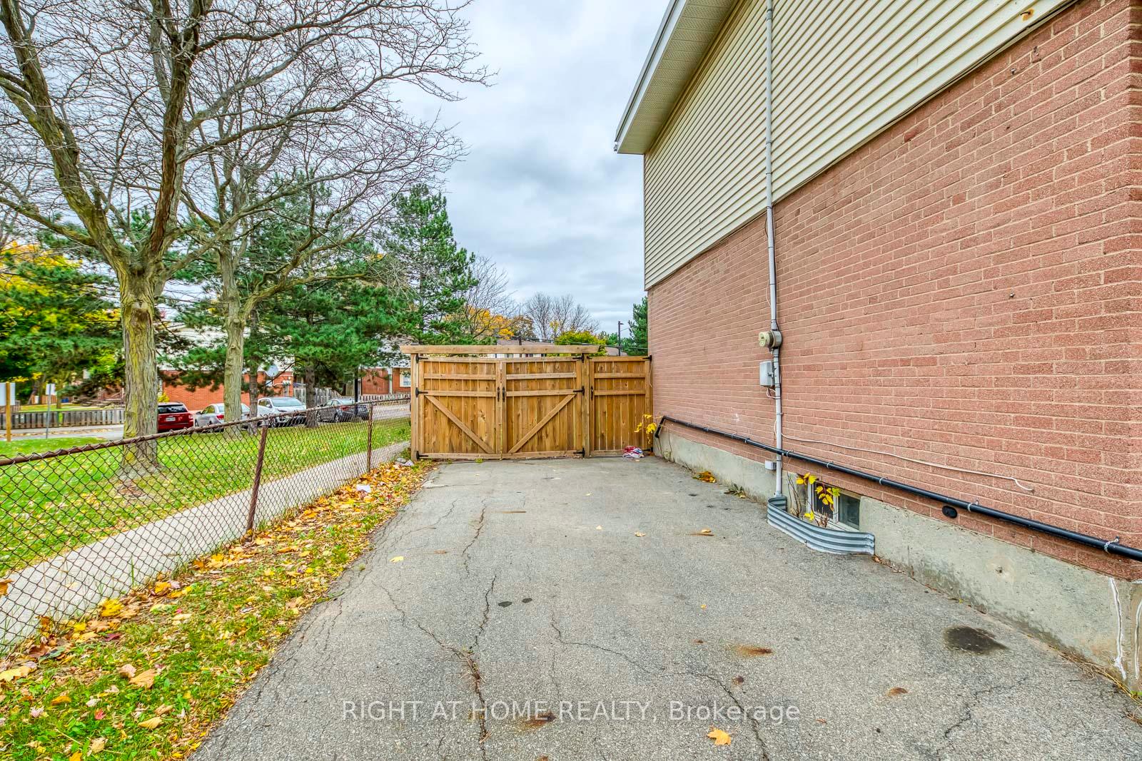 Photo 19 of 98 Armstrong Avenue, Hamilton, McQuesten — HOMEH