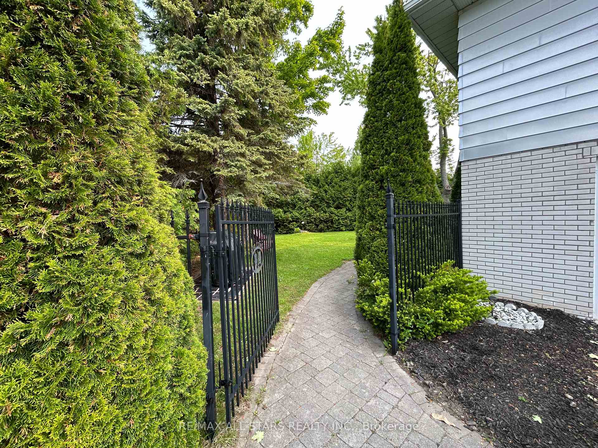 Photo 2 of 137 Anderson Drive, Kawartha Lakes, Fenelon — HOMEH