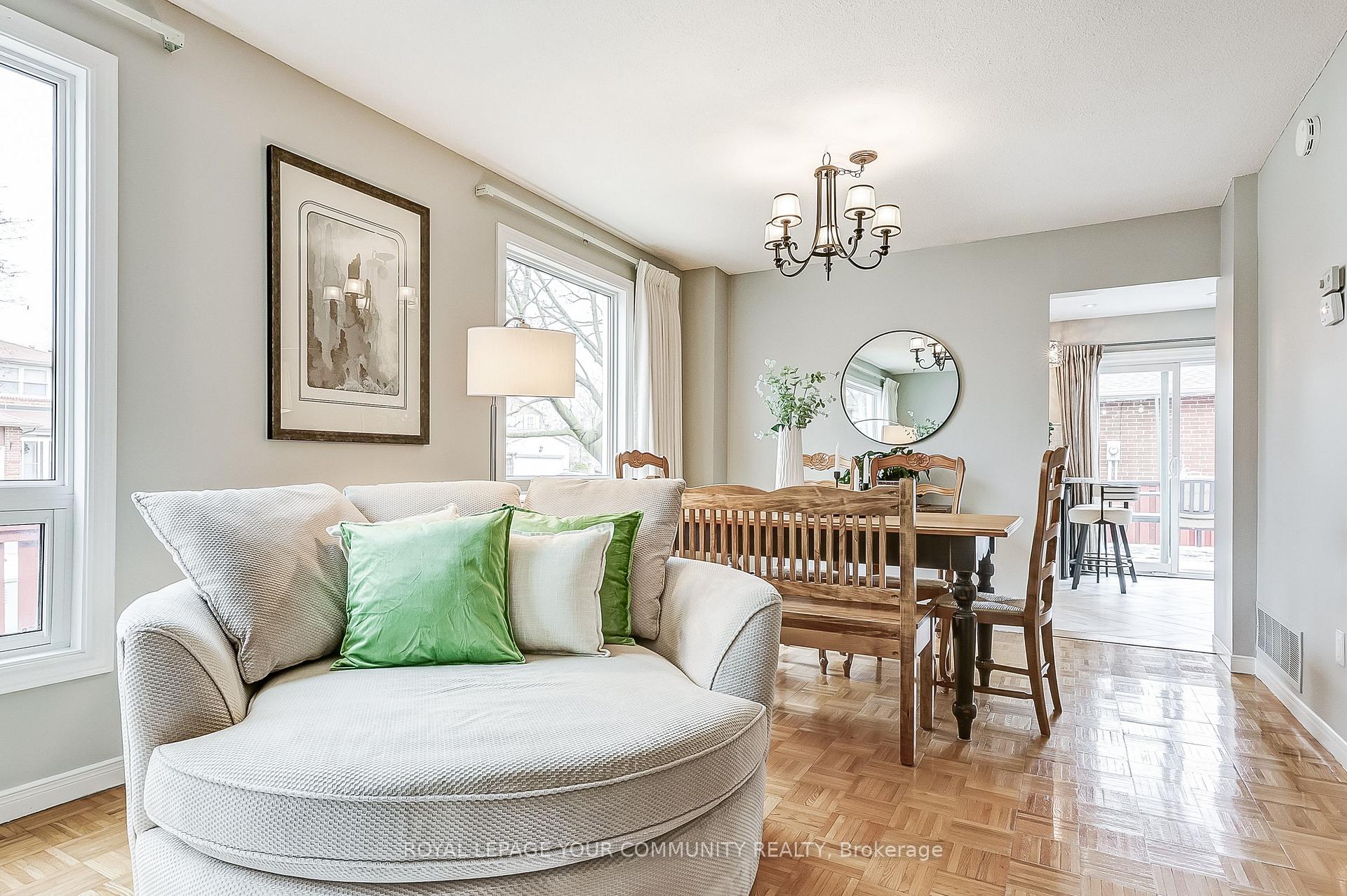 Photo 10 of 29 Trothen Circle, Markham, Markham Village — HOMEH