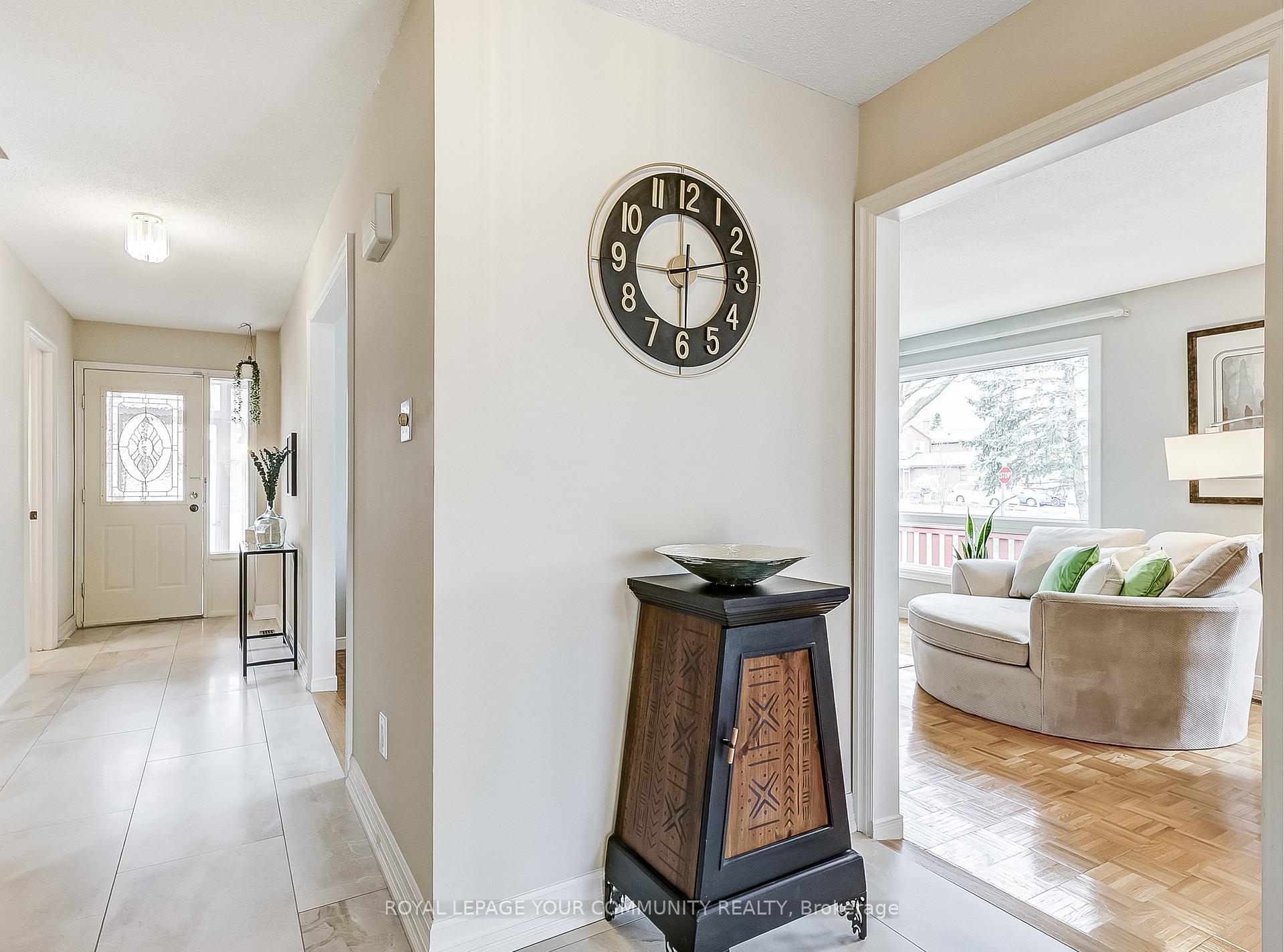 Photo 17 of 29 Trothen Circle, Markham, Markham Village — HOMEH