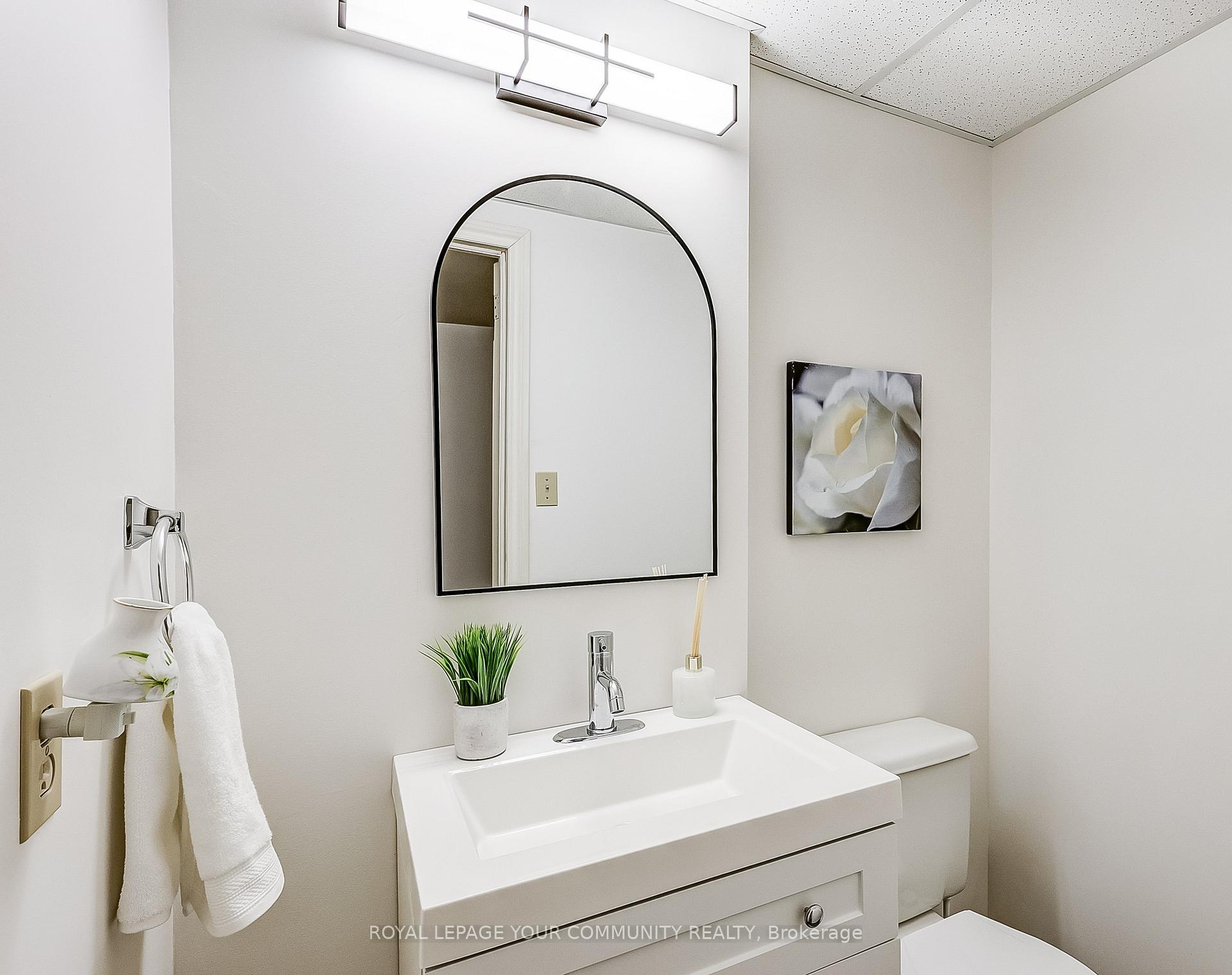 Photo 30 of 29 Trothen Circle, Markham, Markham Village — HOMEH