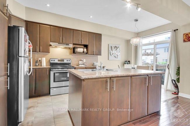 Photo 8 of 411 Arncliffe Avenue, Ottawa, Kanata - Morgan's Grant/South March — HOMEH