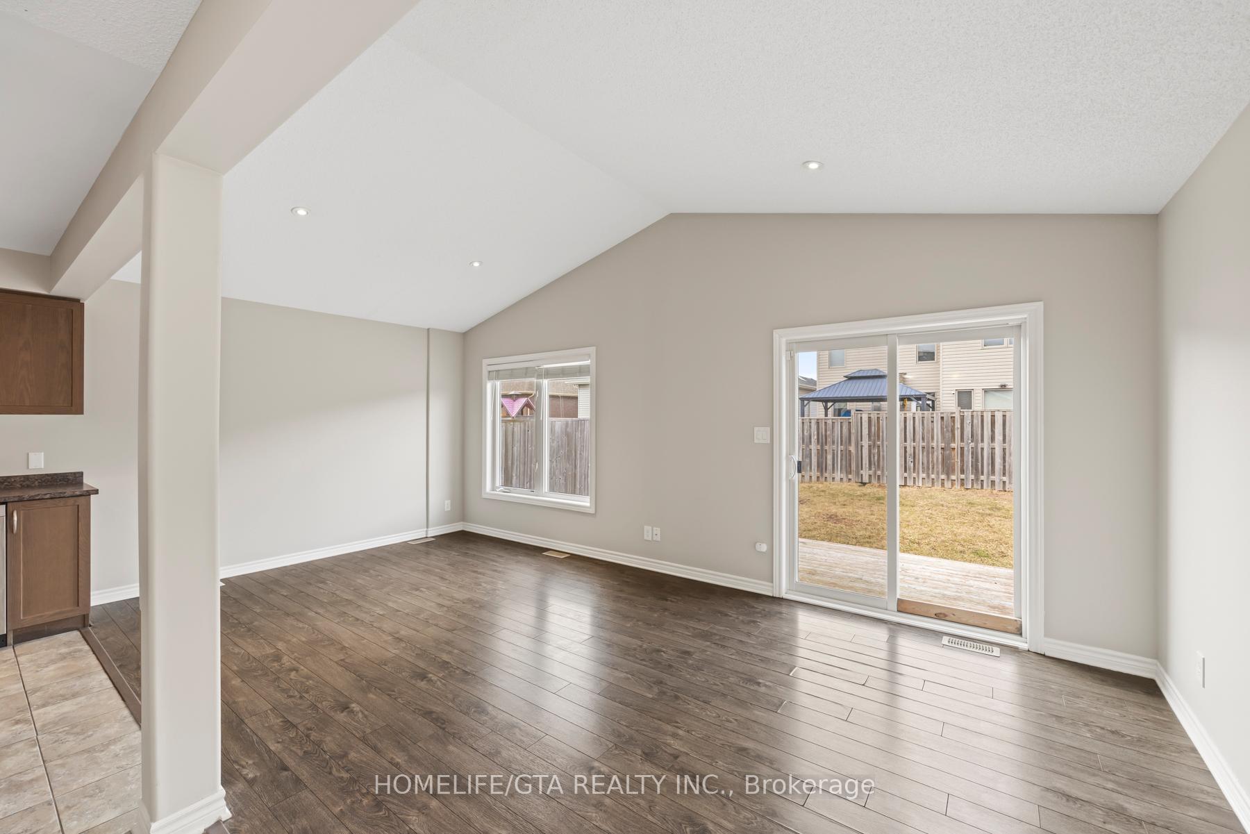 Photo 18 of 1204 Carfa Crescent, Kingston, City Northwest — HOMEH