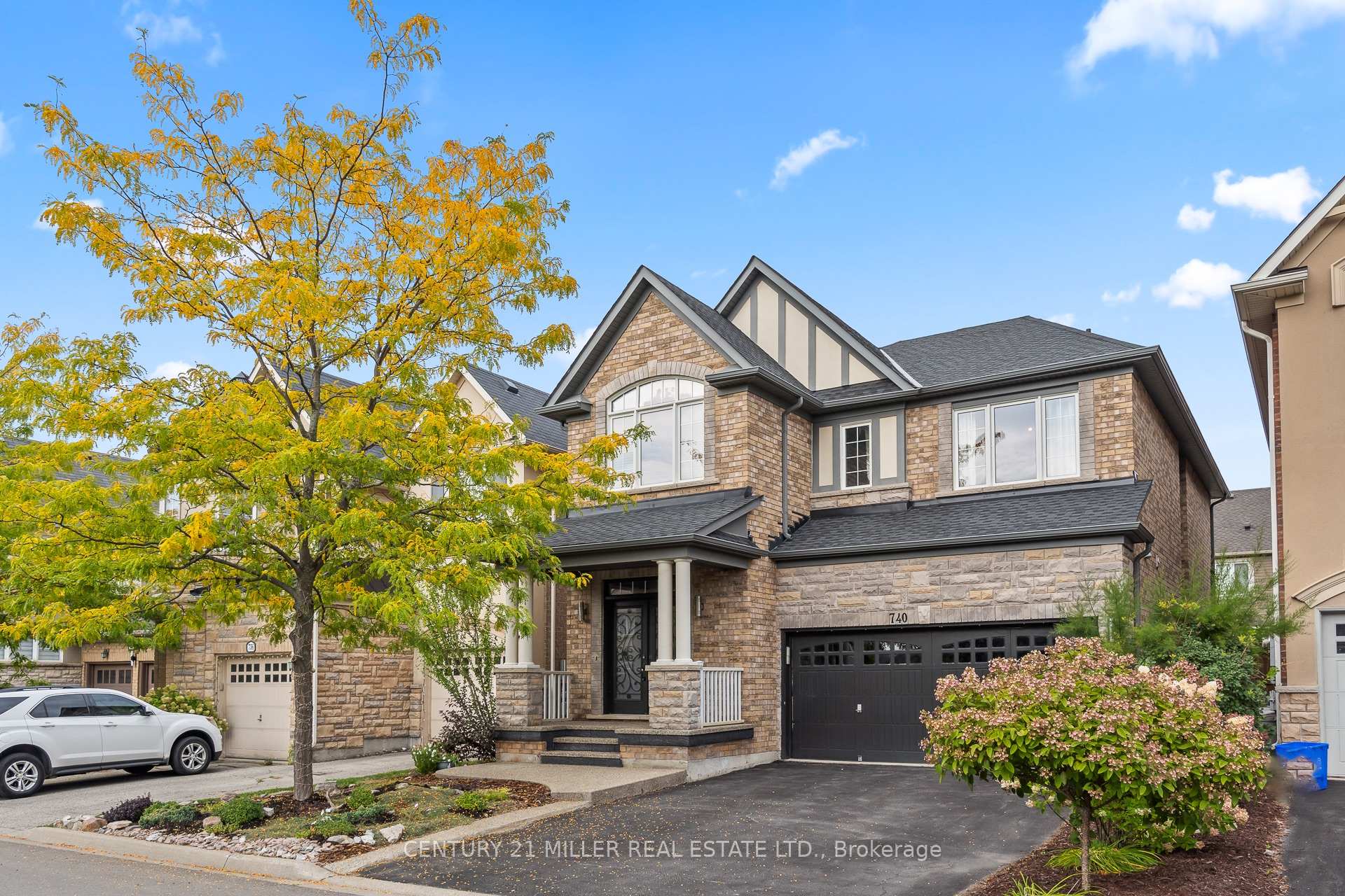 Photo 2 of 740 Casarin Crescent, Milton, Coates — HOMEH