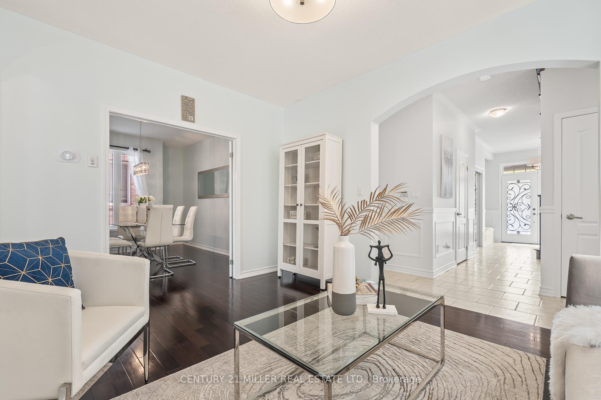 Photo 9 of 740 Casarin Crescent, Milton, Coates — HOMEH