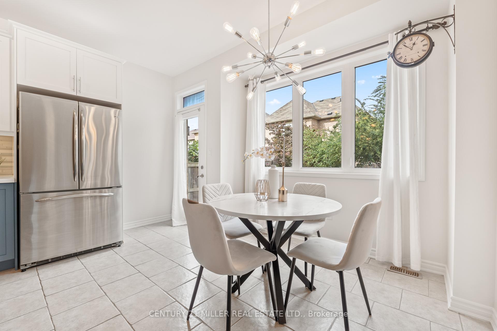 Photo 15 of 740 Casarin Crescent, Milton, Coates — HOMEH
