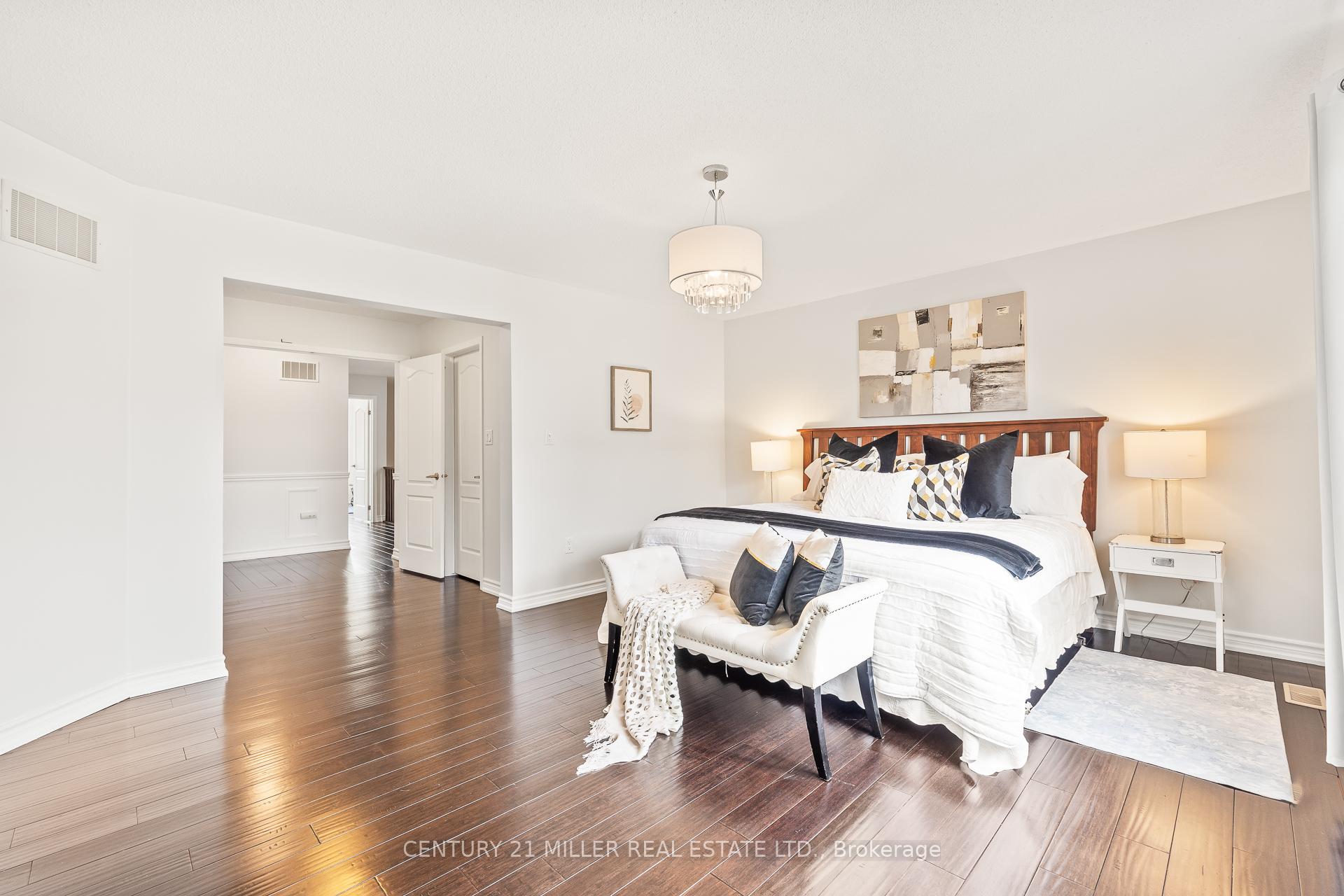 Photo 20 of 740 Casarin Crescent, Milton, Coates — HOMEH