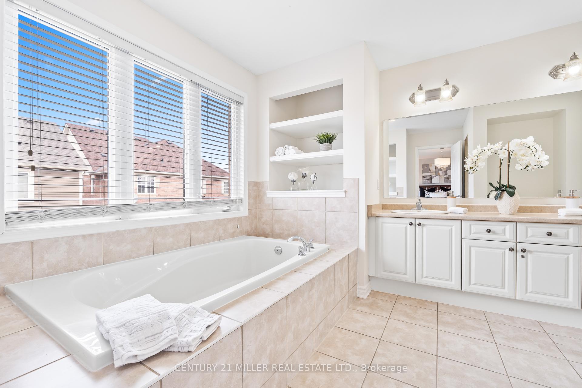 Photo 24 of 740 Casarin Crescent, Milton, Coates — HOMEH