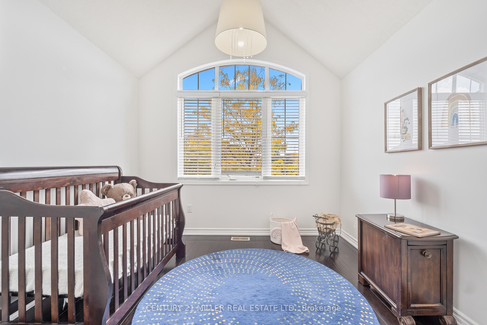 Photo 26 of 740 Casarin Crescent, Milton, Coates — HOMEH