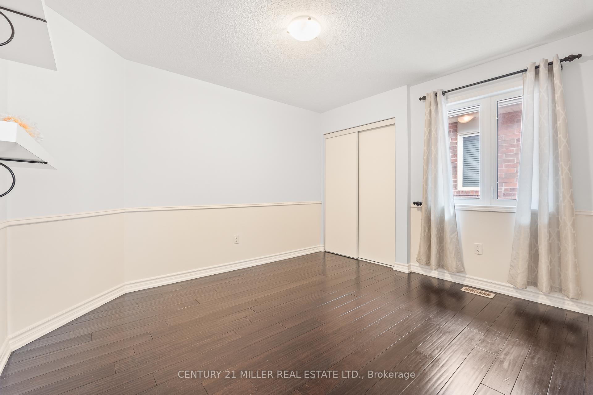 Photo 27 of 740 Casarin Crescent, Milton, Coates — HOMEH