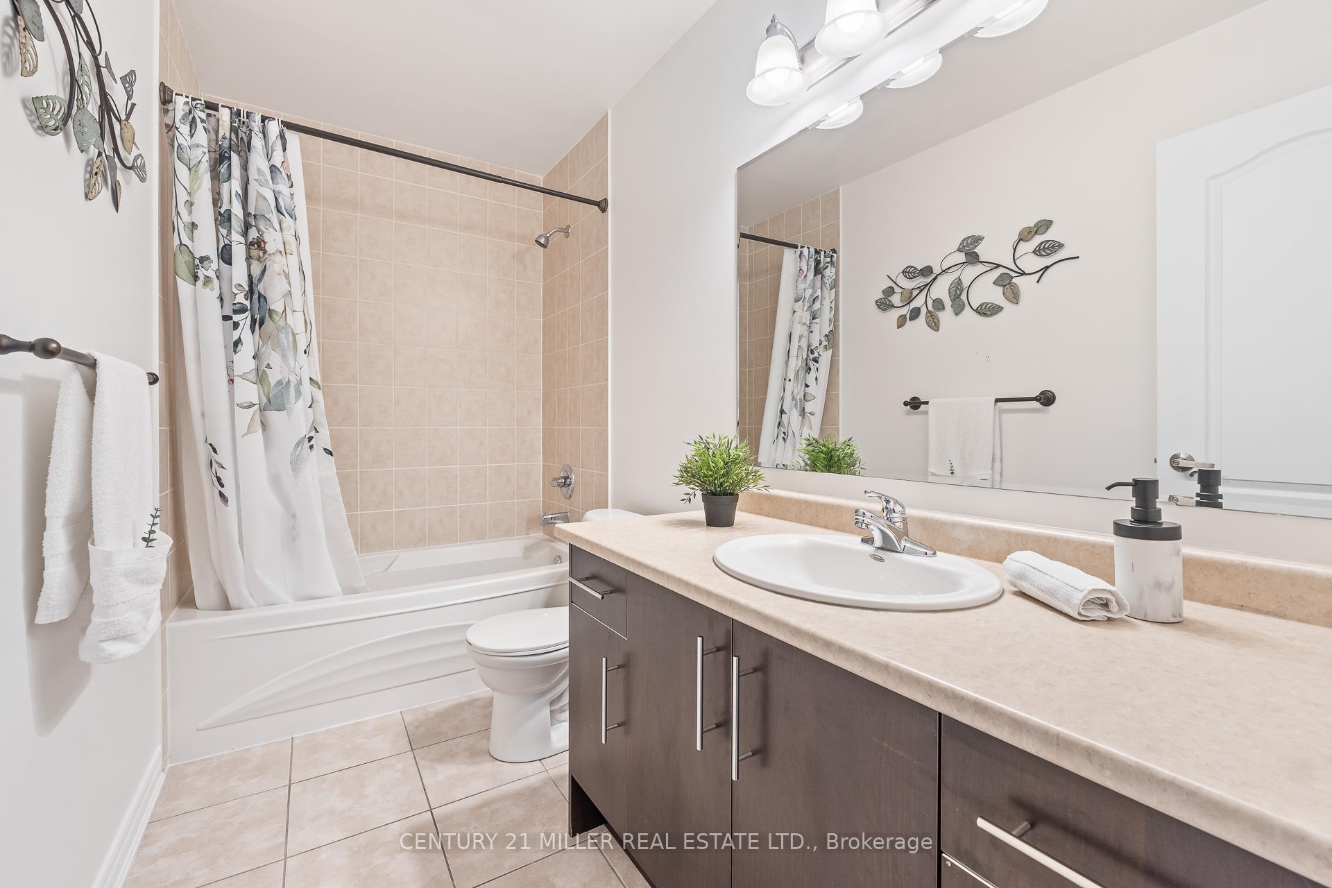 Photo 28 of 740 Casarin Crescent, Milton, Coates — HOMEH