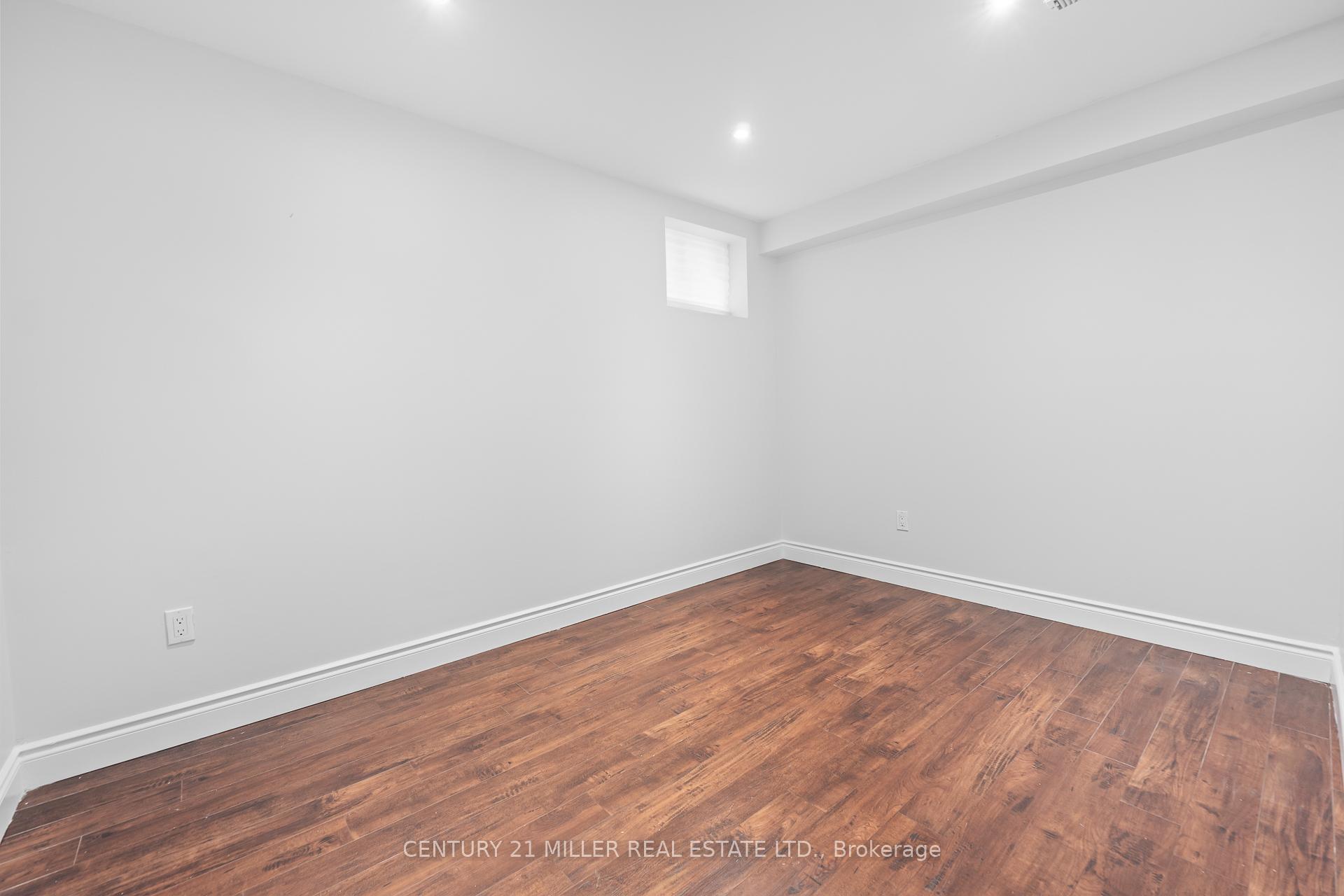 Photo 33 of 740 Casarin Crescent, Milton, Coates — HOMEH