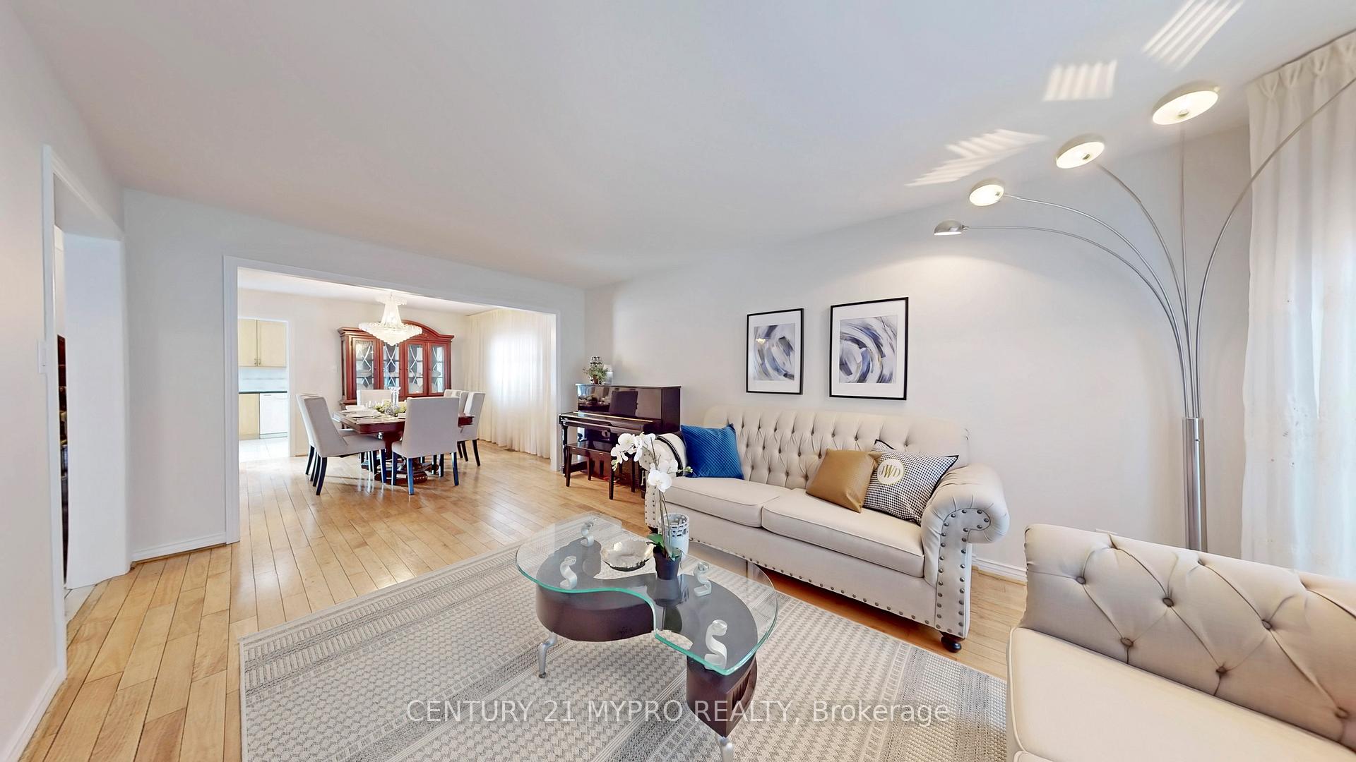 Photo 7 of 4 Mallory Avenue, Markham, Milliken Mills East — HOMEH