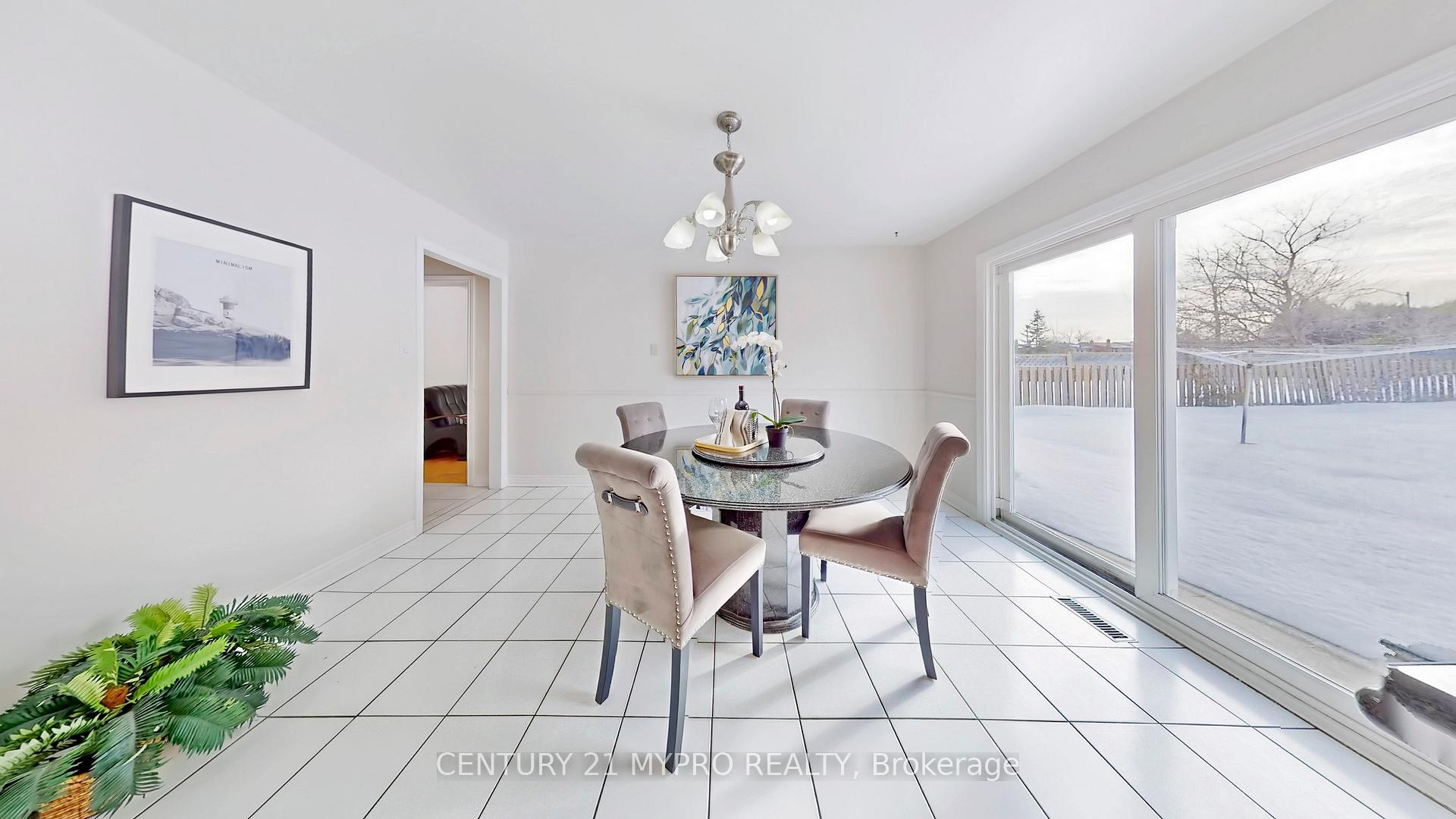 Photo 12 of 4 Mallory Avenue, Markham, Milliken Mills East — HOMEH