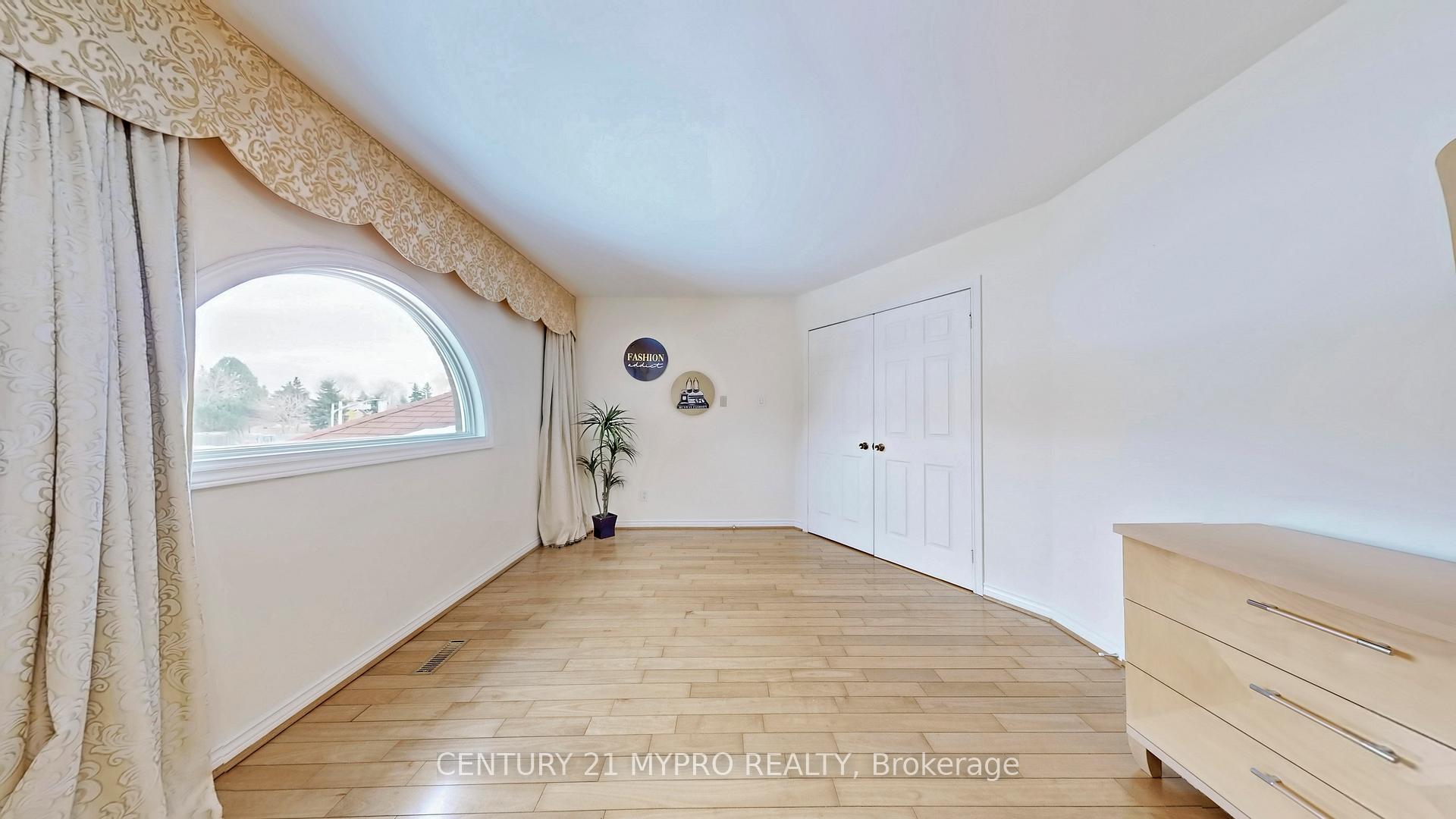 Photo 23 of 4 Mallory Avenue, Markham, Milliken Mills East — HOMEH