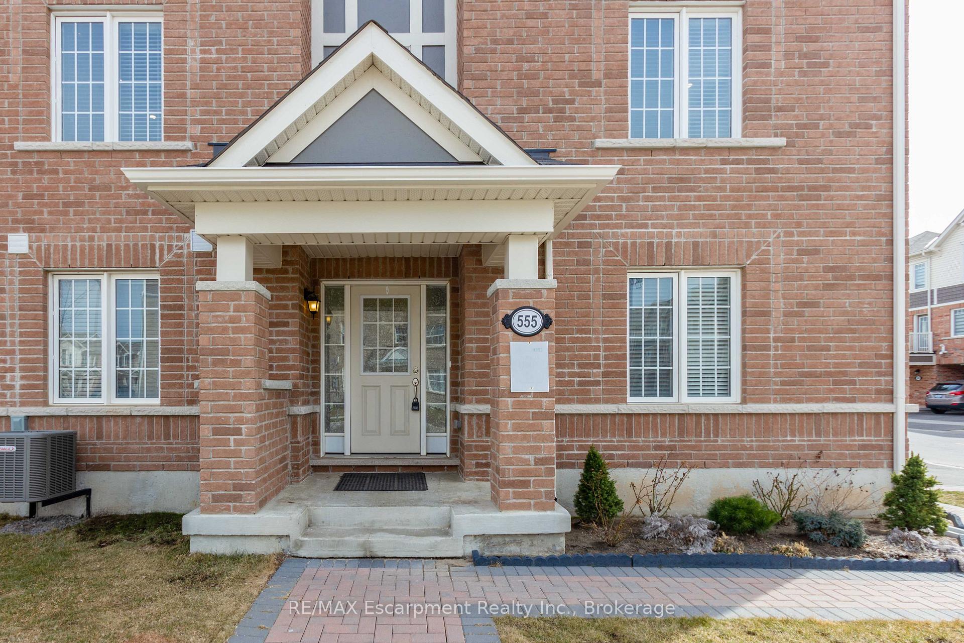 Photo 2 of 555 Allport Gate, Milton, Clarke — HOMEH