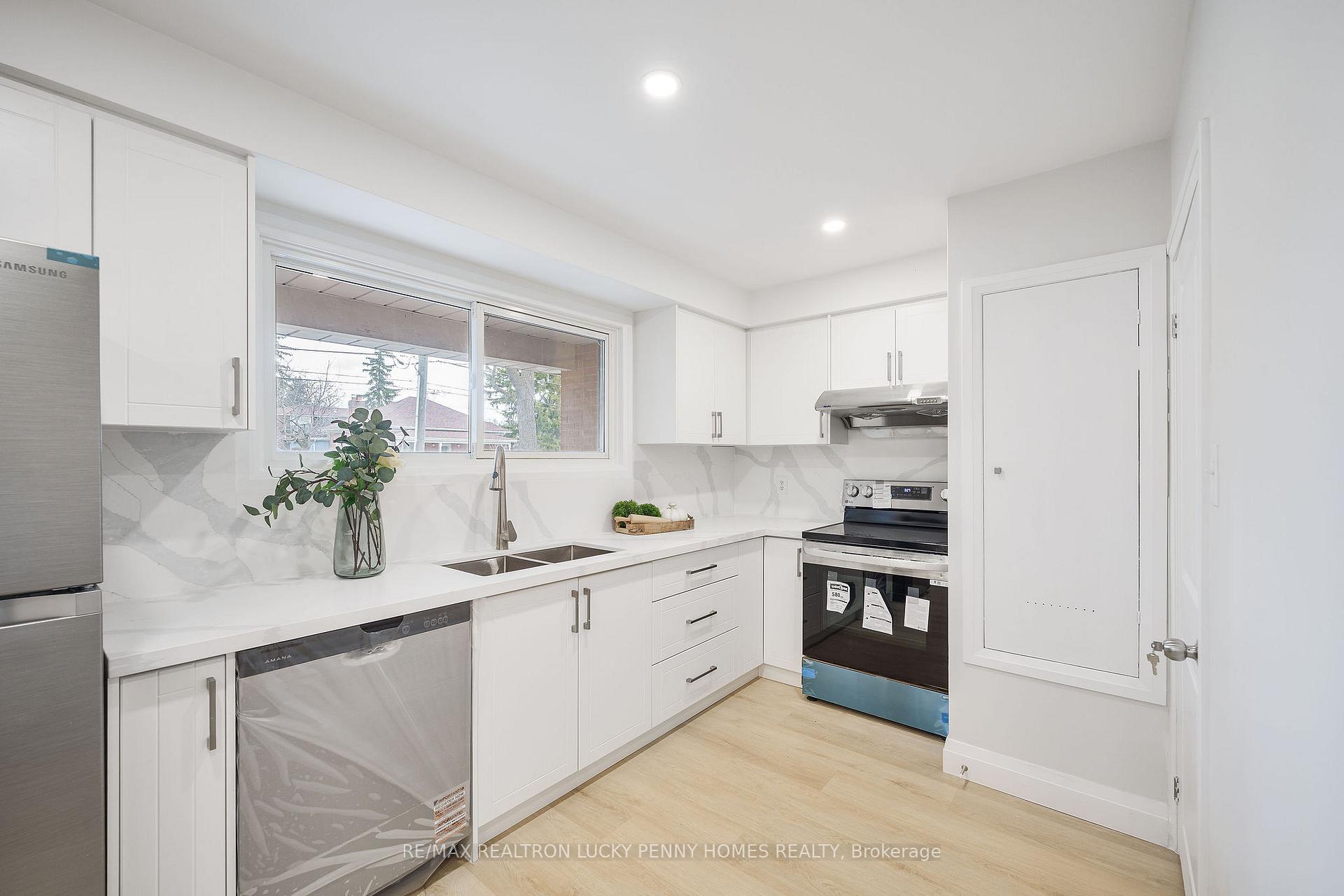 Photo 10 of 61 Church Street, Markham, Old Markham Village — HOMEH