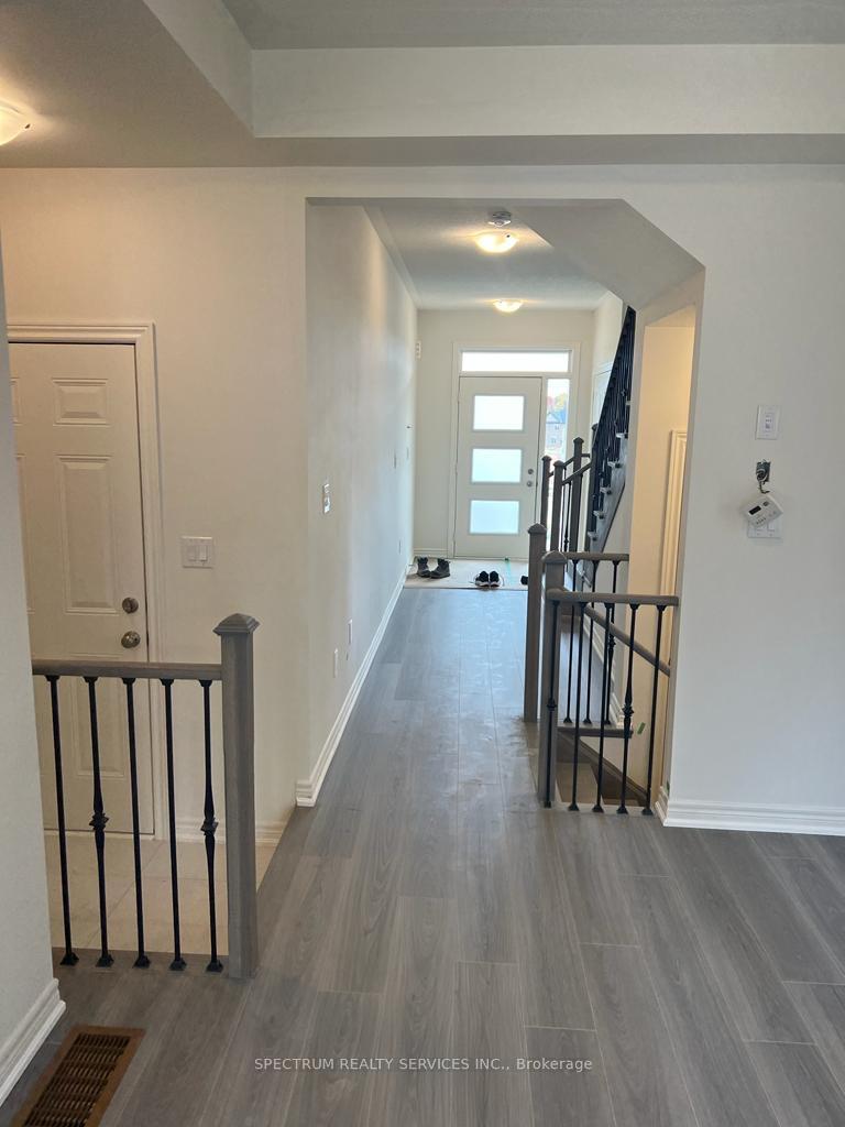 Photo 3 of 365 Skinner Road, Hamilton, Waterdown — HOMEH