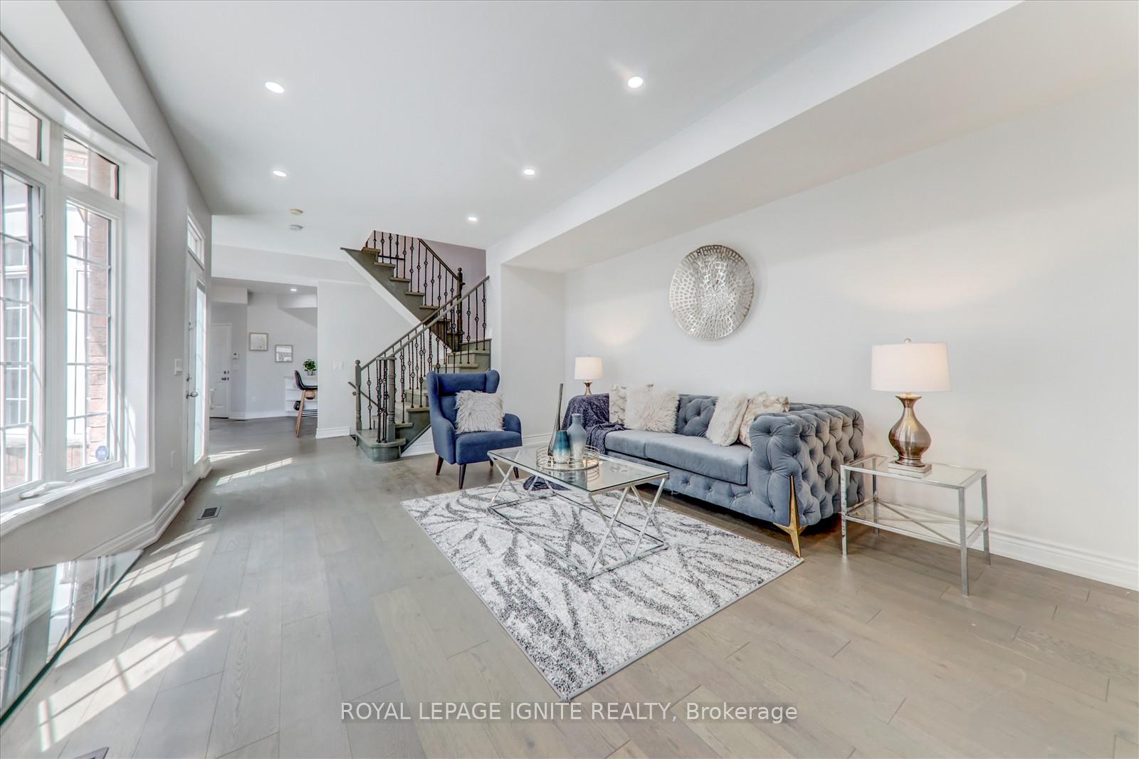 Photo 6 of 340 Bur Oak Avenue, Markham, Berczy — HOMEH