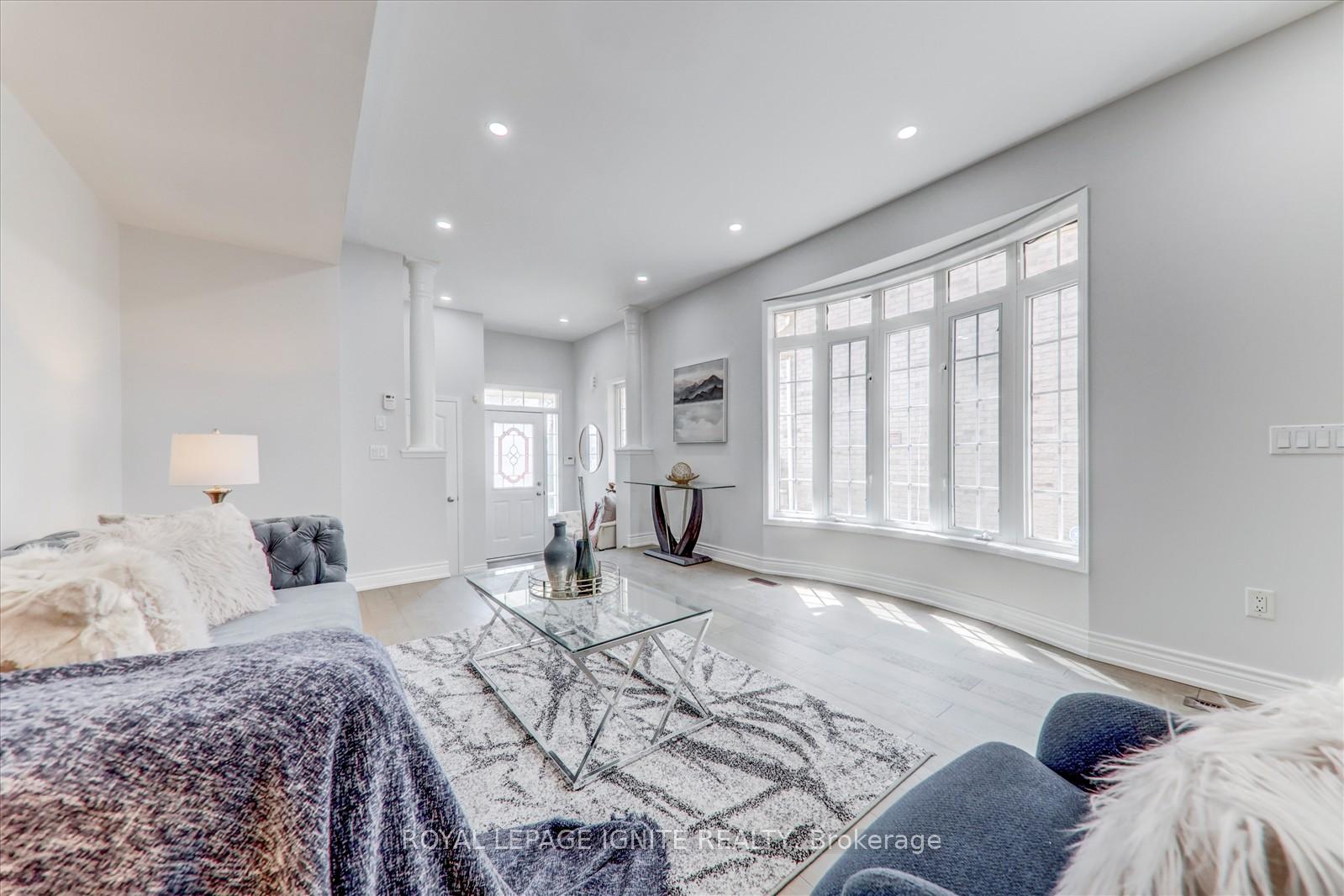 Photo 9 of 340 Bur Oak Avenue, Markham, Berczy — HOMEH