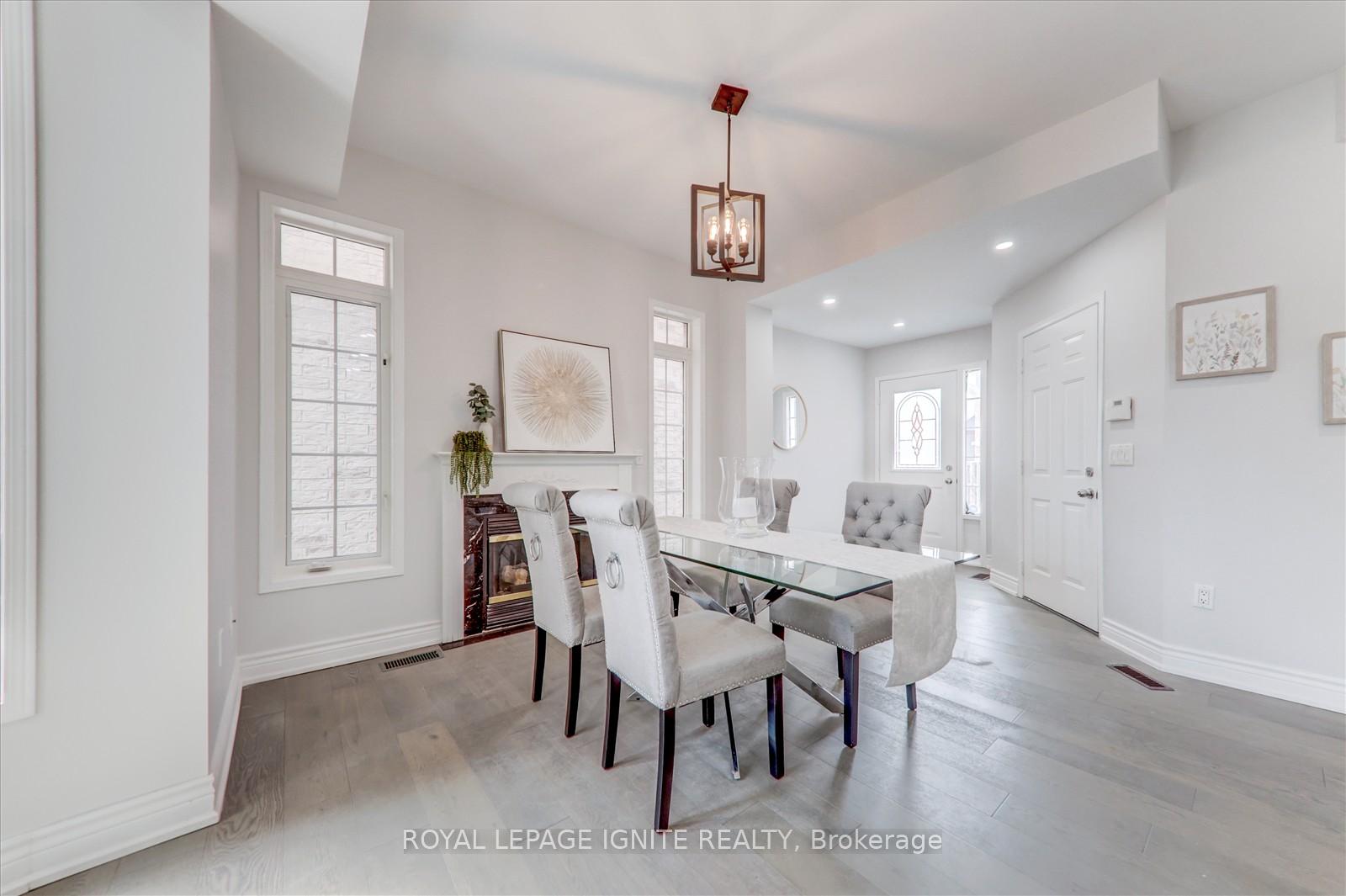 Photo 11 of 340 Bur Oak Avenue, Markham, Berczy — HOMEH