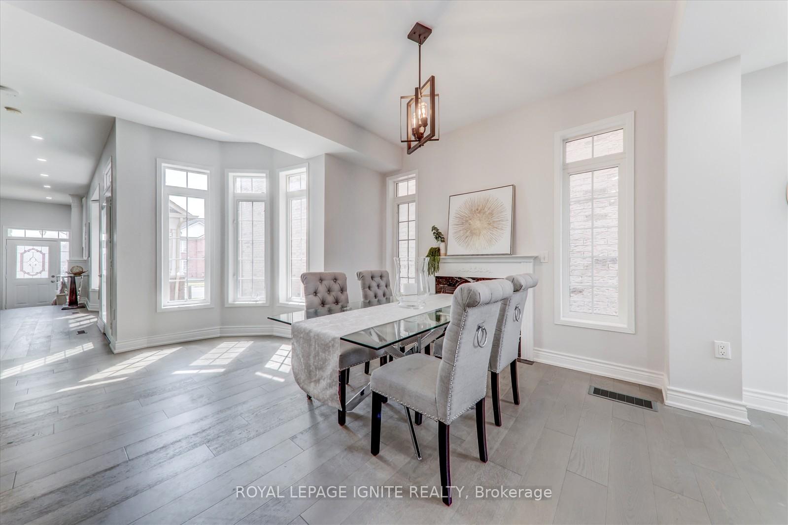 Photo 12 of 340 Bur Oak Avenue, Markham, Berczy — HOMEH