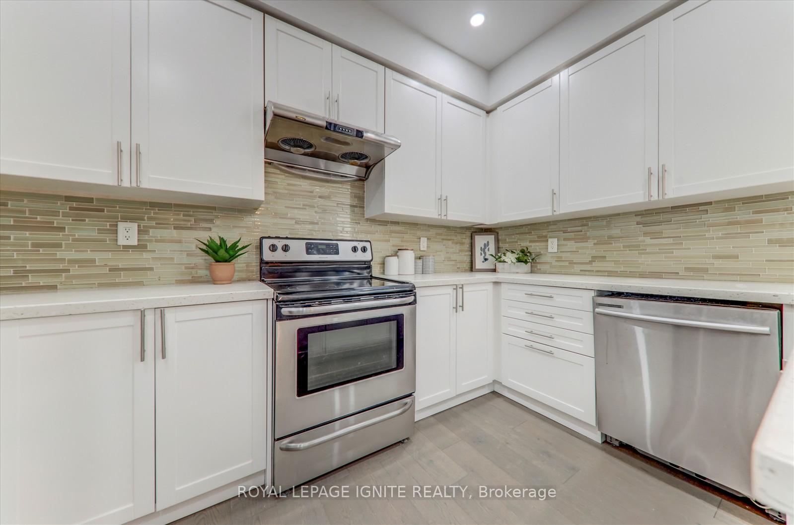 Photo 14 of 340 Bur Oak Avenue, Markham, Berczy — HOMEH