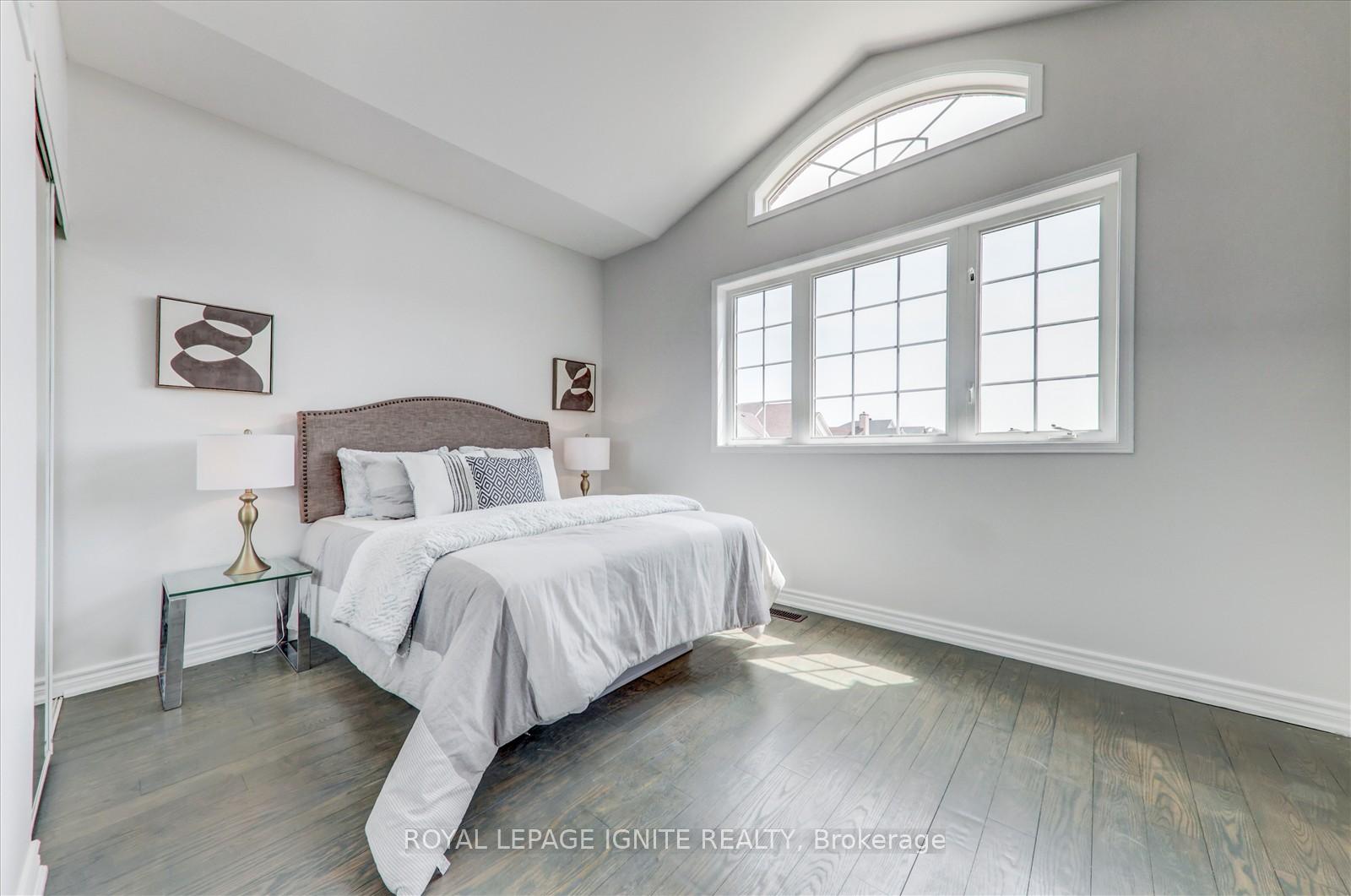Photo 28 of 340 Bur Oak Avenue, Markham, Berczy — HOMEH