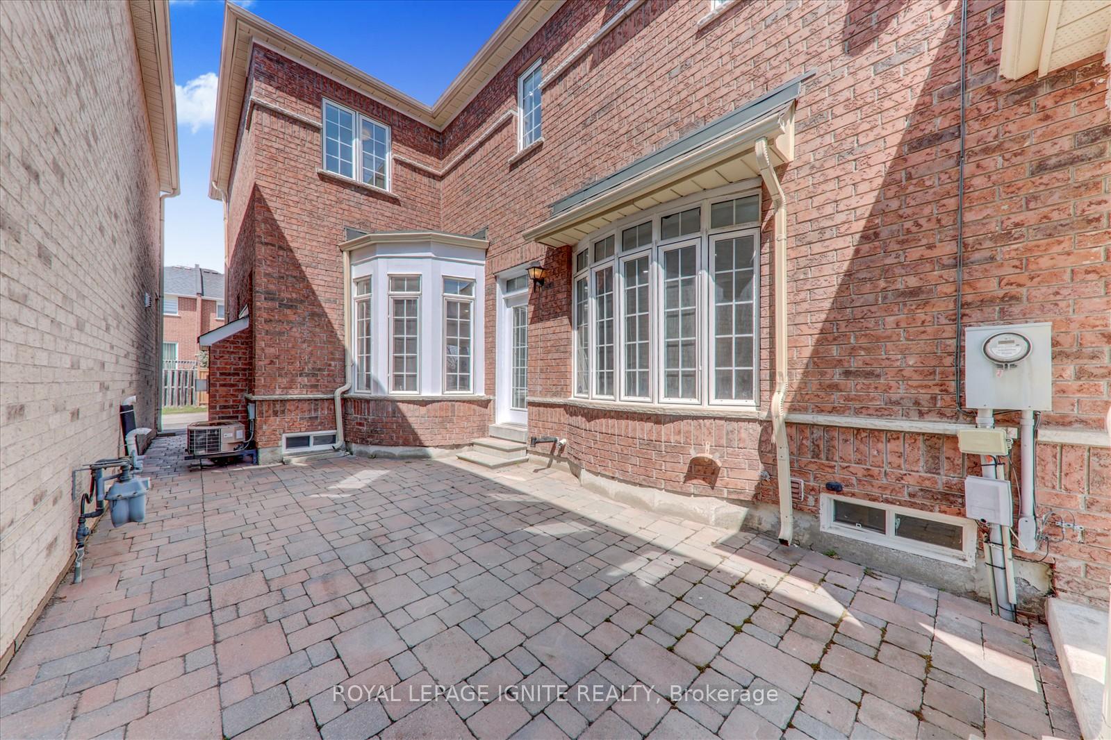 Photo 38 of 340 Bur Oak Avenue, Markham, Berczy — HOMEH