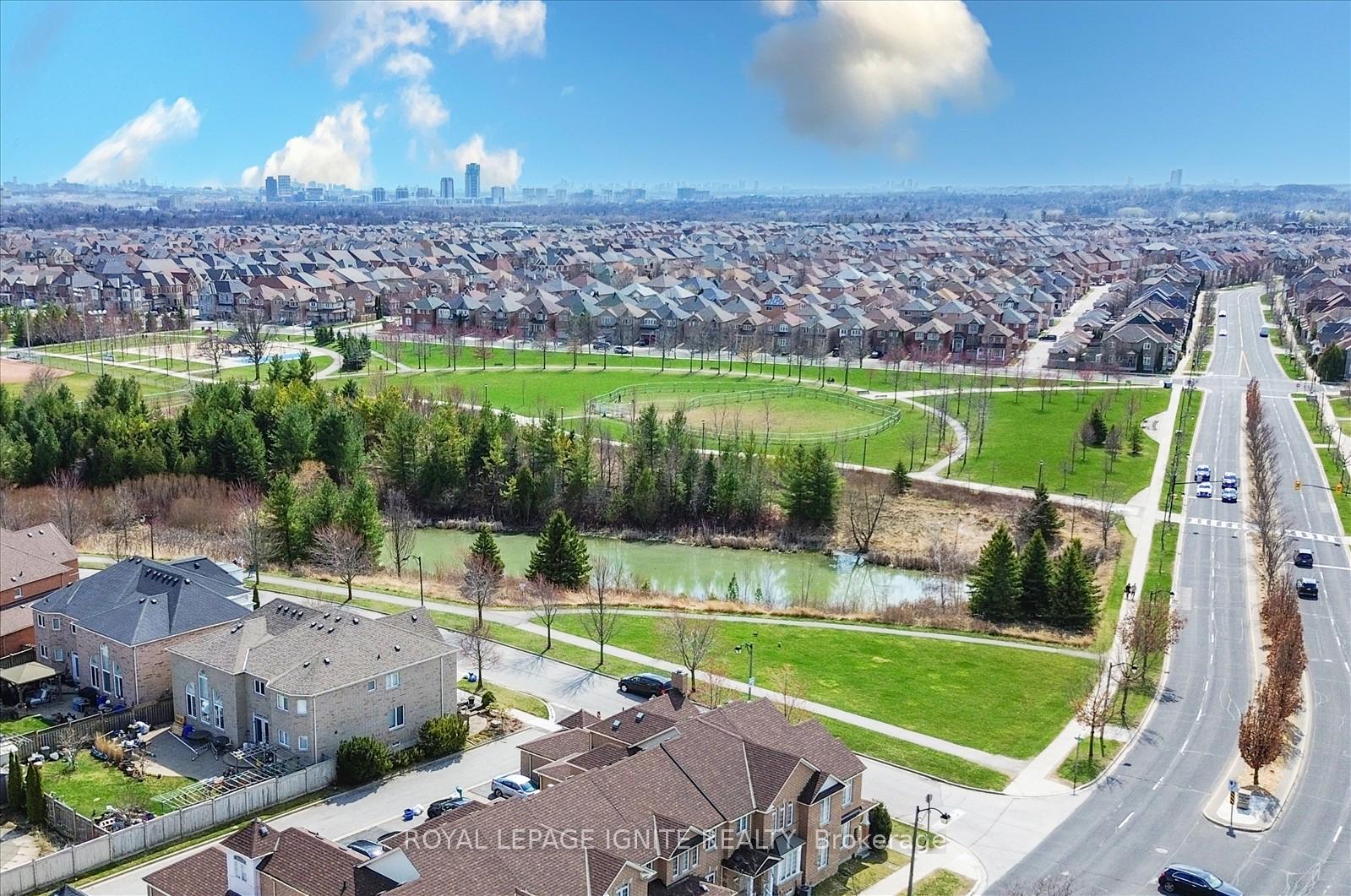 Photo 42 of 340 Bur Oak Avenue, Markham, Berczy — HOMEH