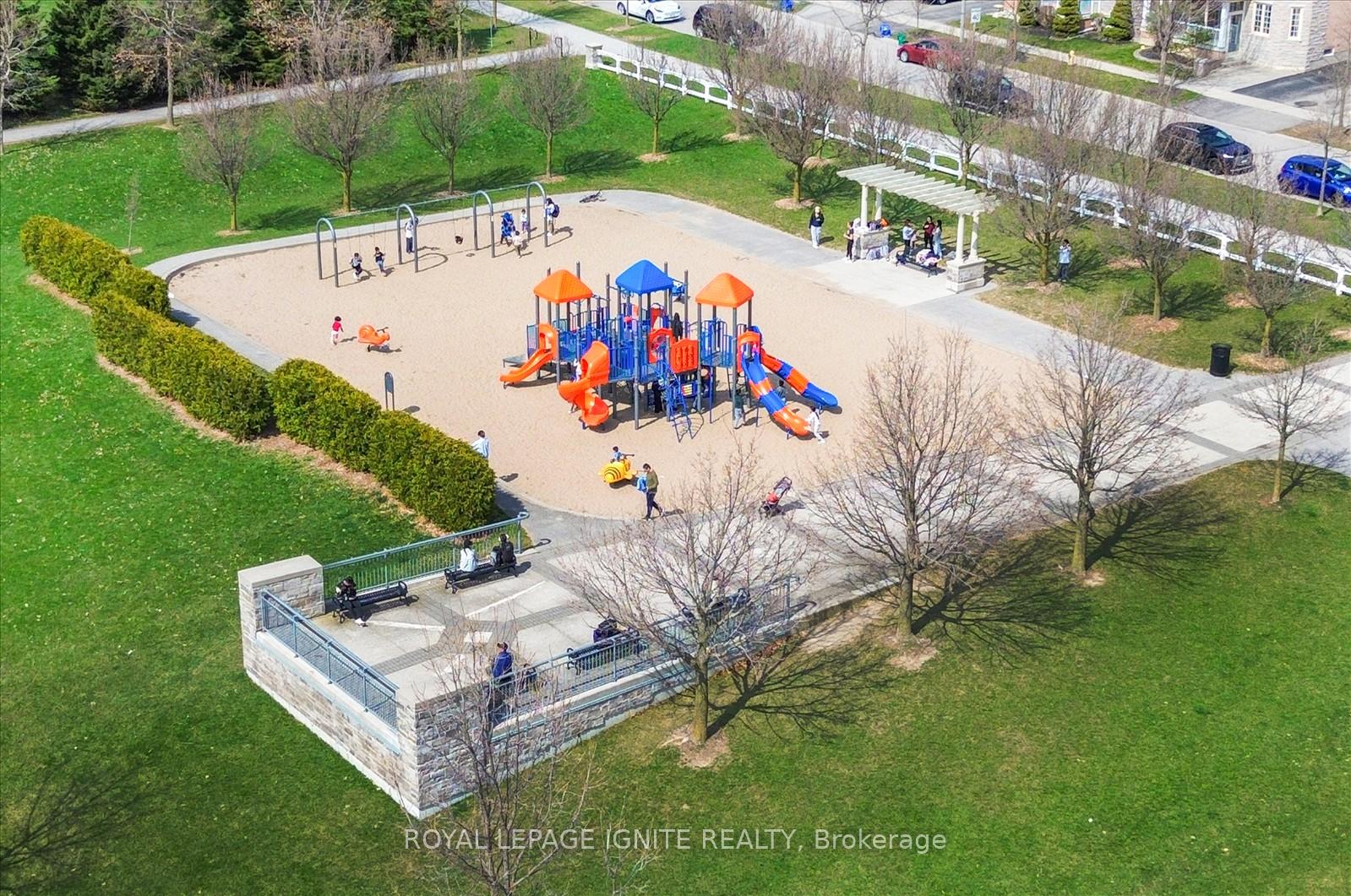 Photo 43 of 340 Bur Oak Avenue, Markham, Berczy — HOMEH