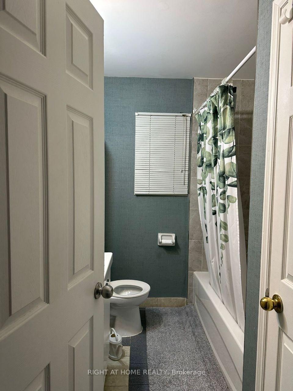 Photo 5 of 70 Glen Cameron Road, Markham, Grandview — HOMEH
