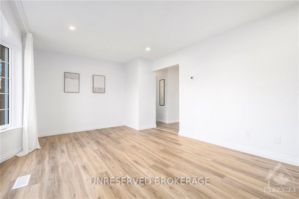 Photo 5 of 10 Melanie Crescent, Ottawa, Kanata - Glencairn/Hazeldean — HOMEH
