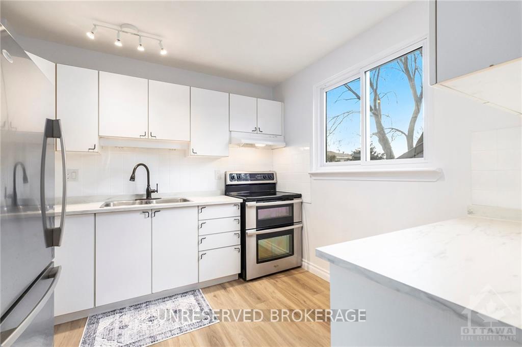 Photo 8 of 10 Melanie Crescent, Ottawa, Kanata - Glencairn/Hazeldean — HOMEH