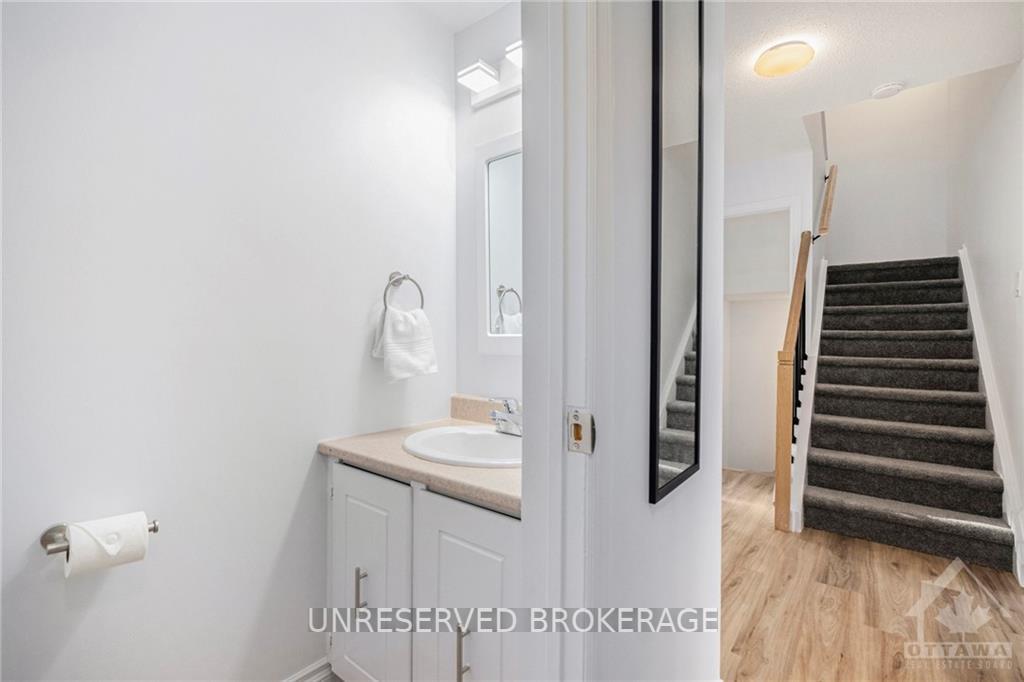 Photo 17 of 10 Melanie Crescent, Ottawa, Kanata - Glencairn/Hazeldean — HOMEH
