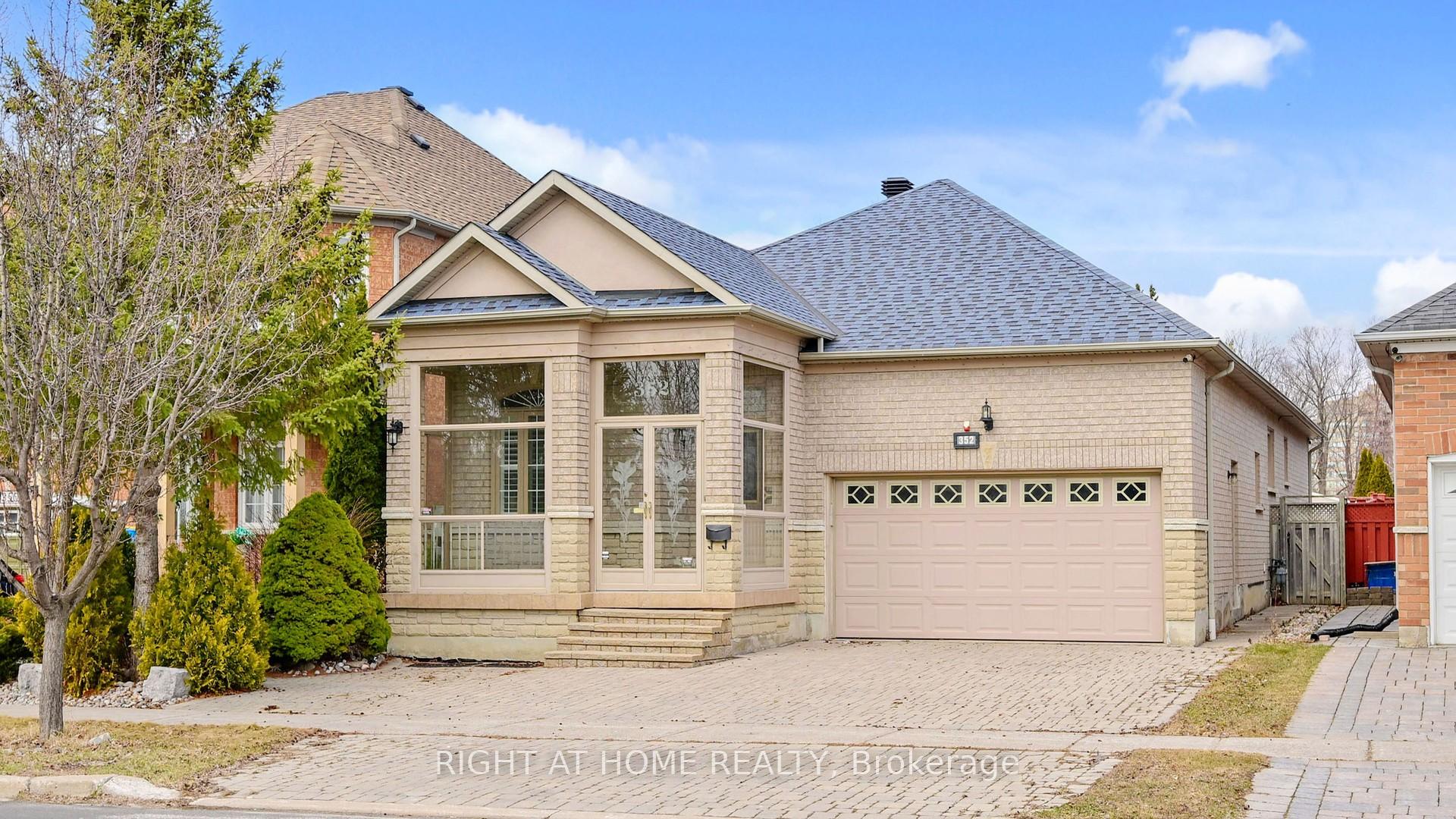 Photo 2 of 352 Castan Avenue, Markham, Village Green-South Unionville — HOMEH