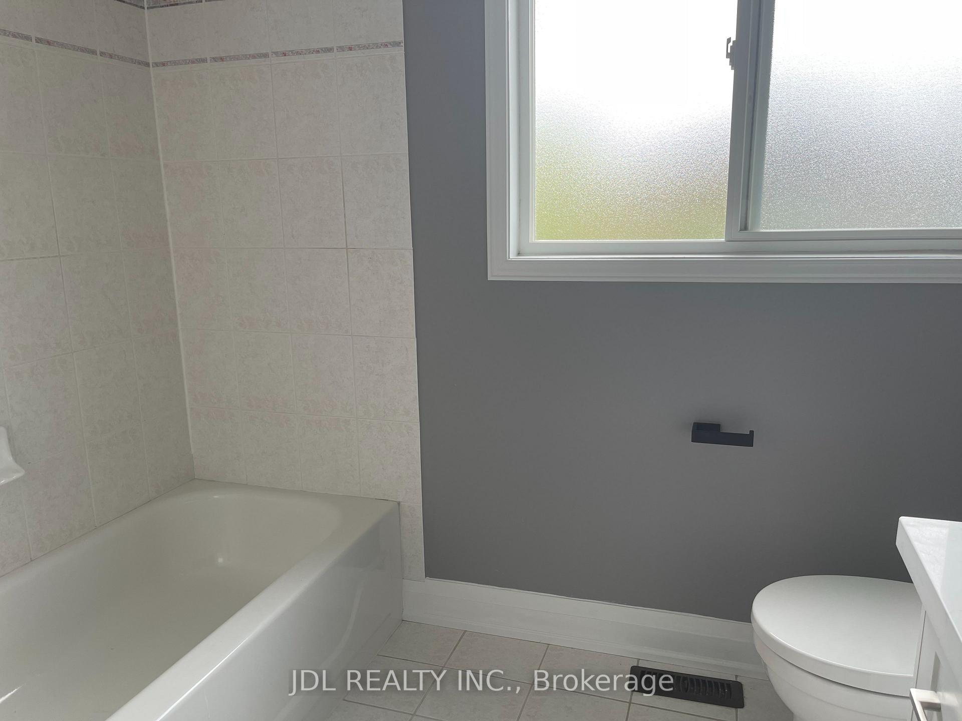 Photo 16 of 786 Caboto Trail, Markham, Village Green-South Unionville — HOMEH