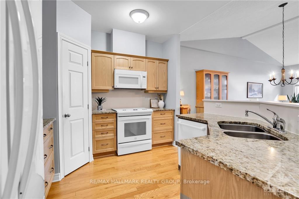 Photo 7 of 120 Passageway, Ottawa, Kanata - Bridlewood — HOMEH