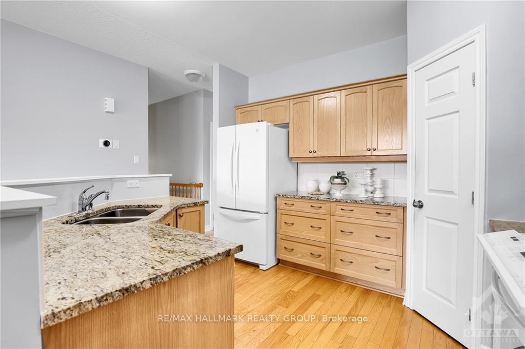 Photo 8 of 120 Passageway, Ottawa, Kanata - Bridlewood — HOMEH